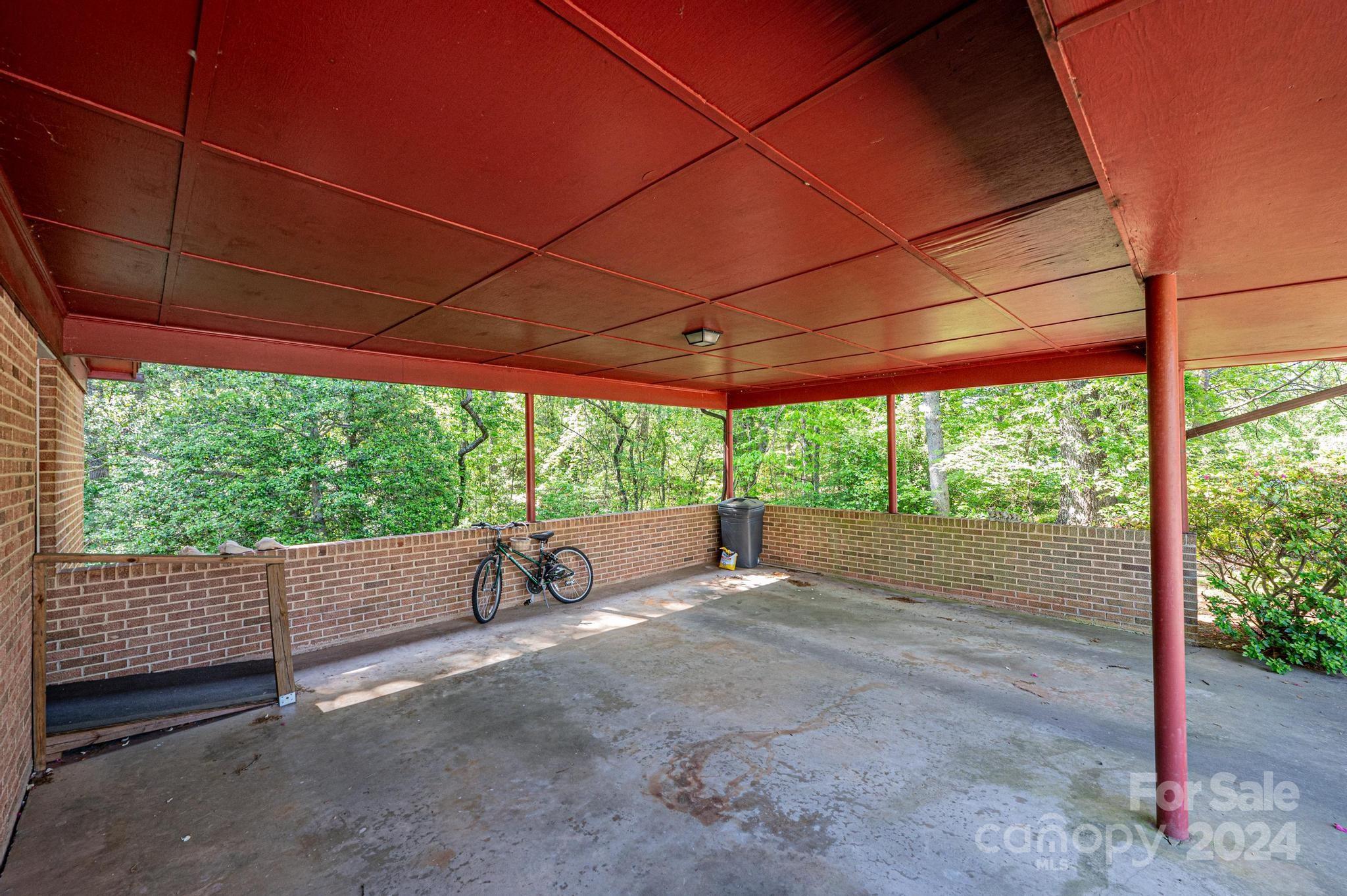 5007 Poplar View Lane