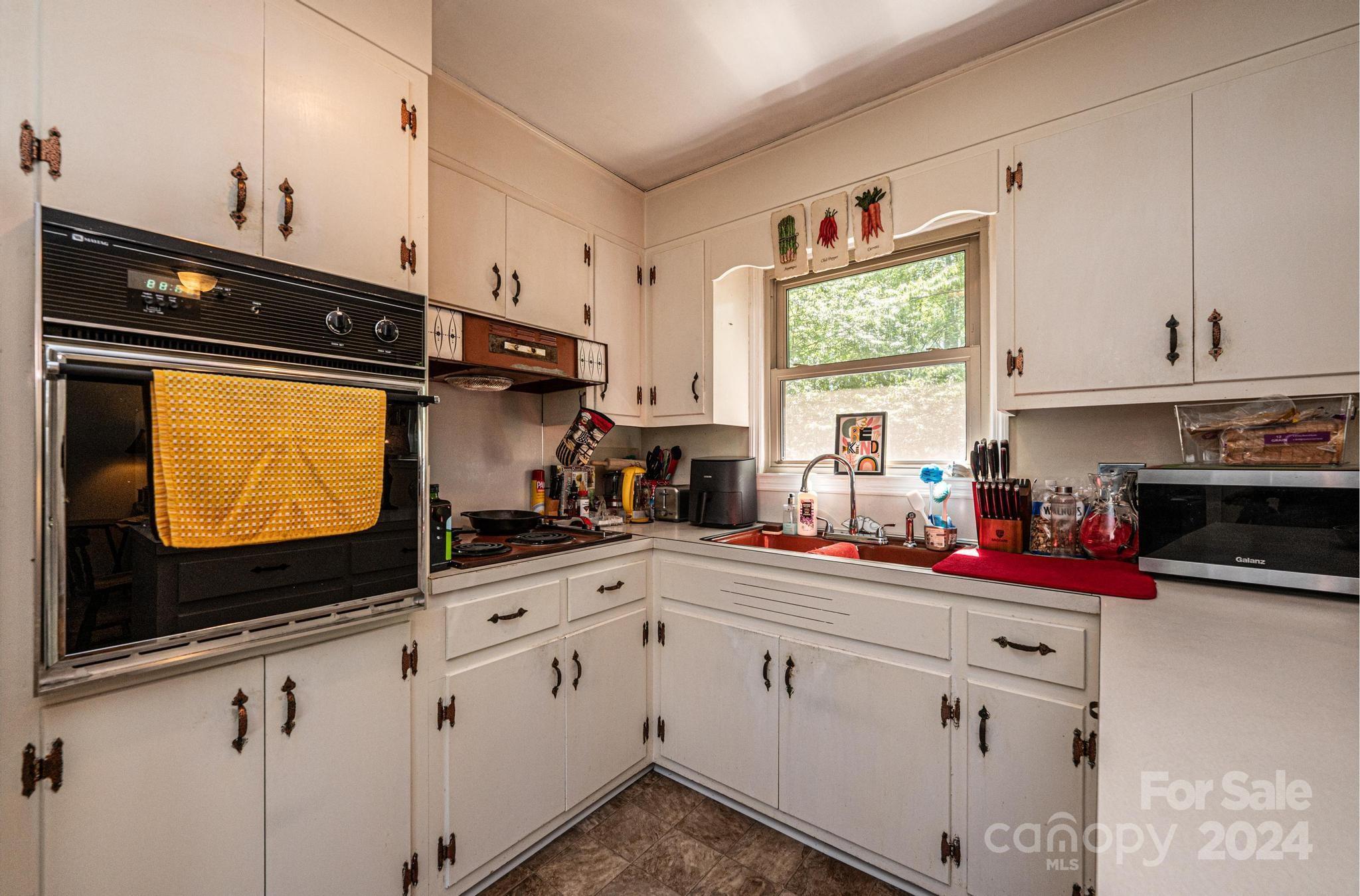 5007 Poplar View Lane