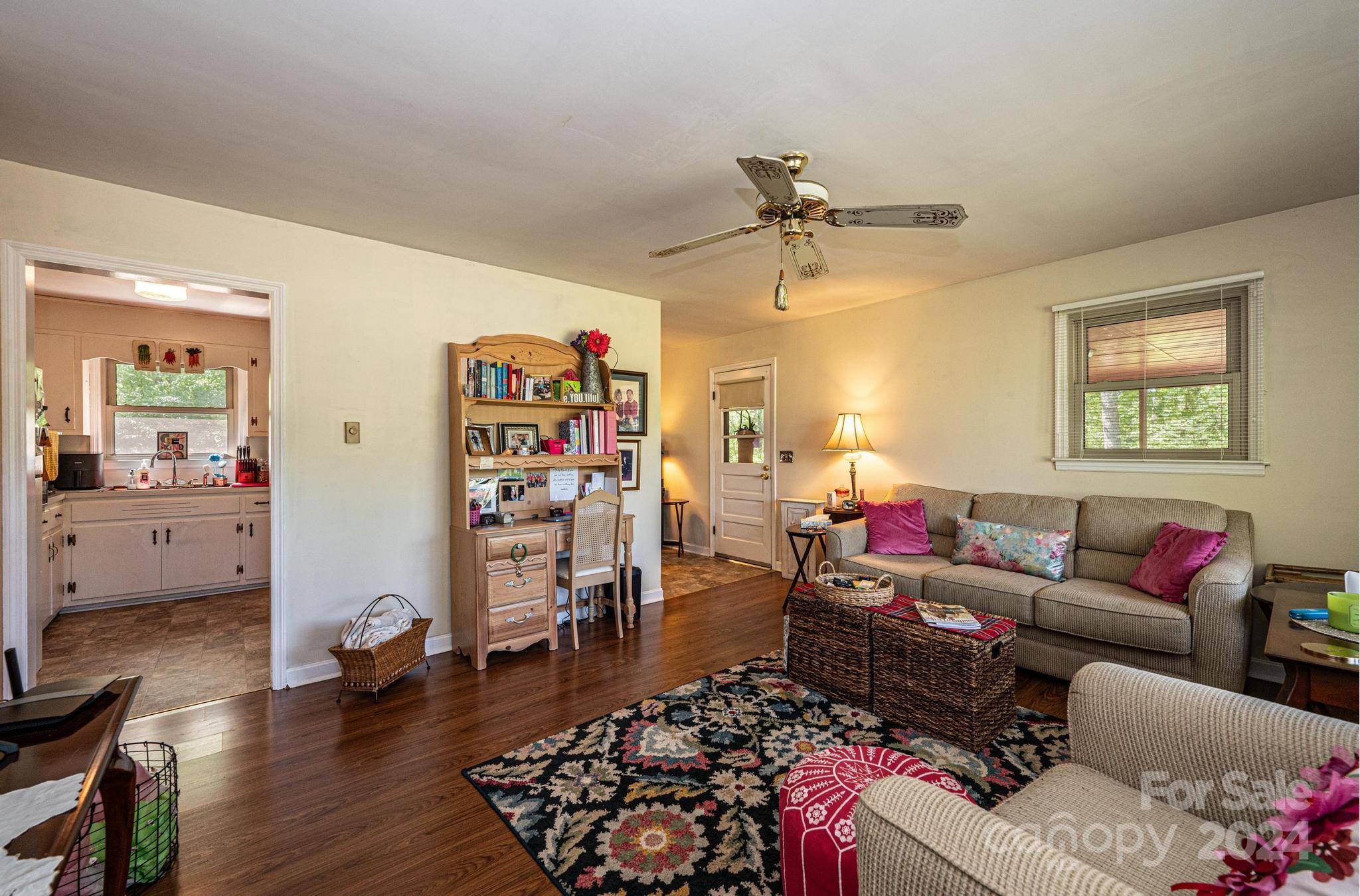 5007 Poplar View Lane