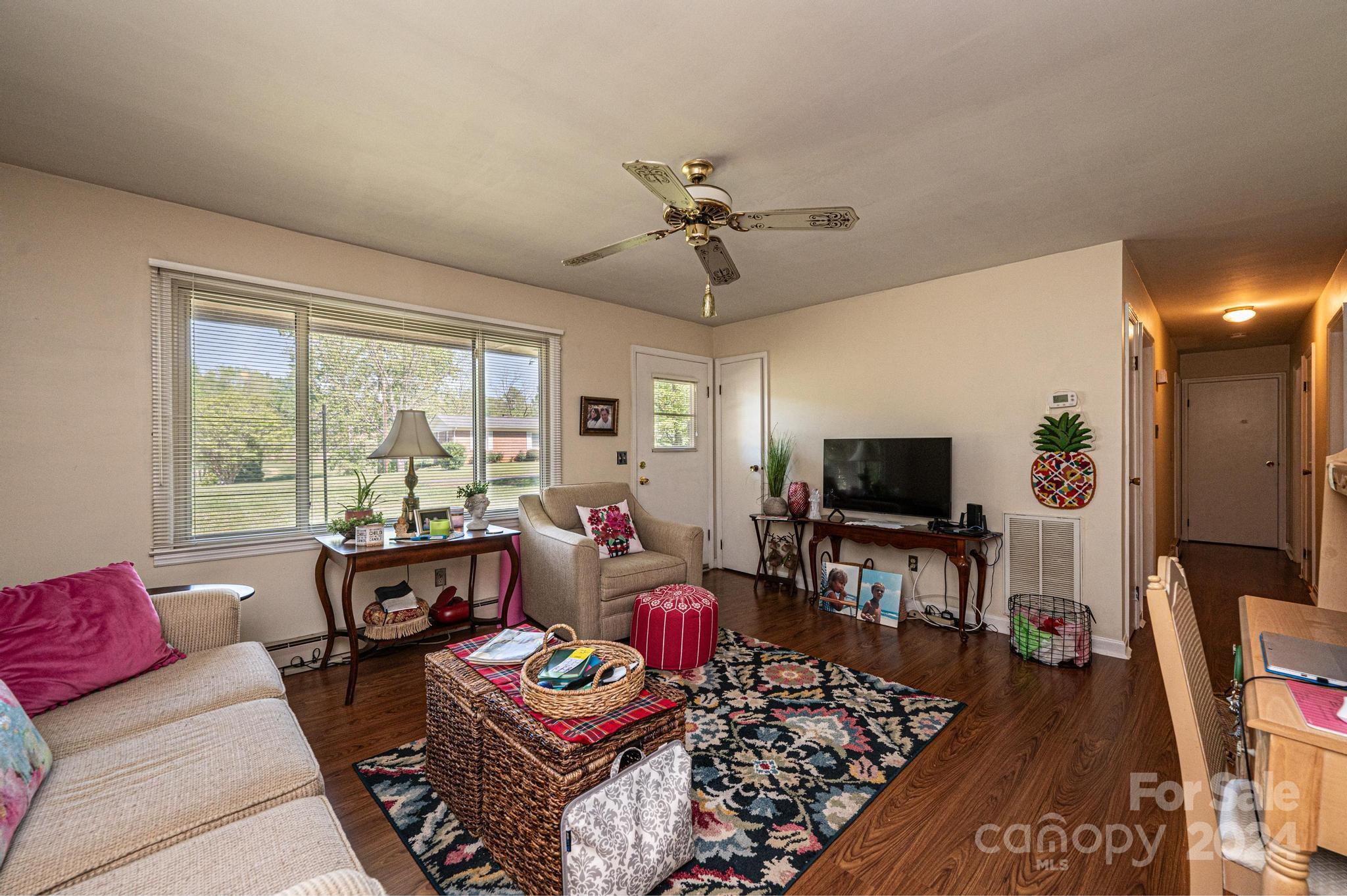 5007 Poplar View Lane