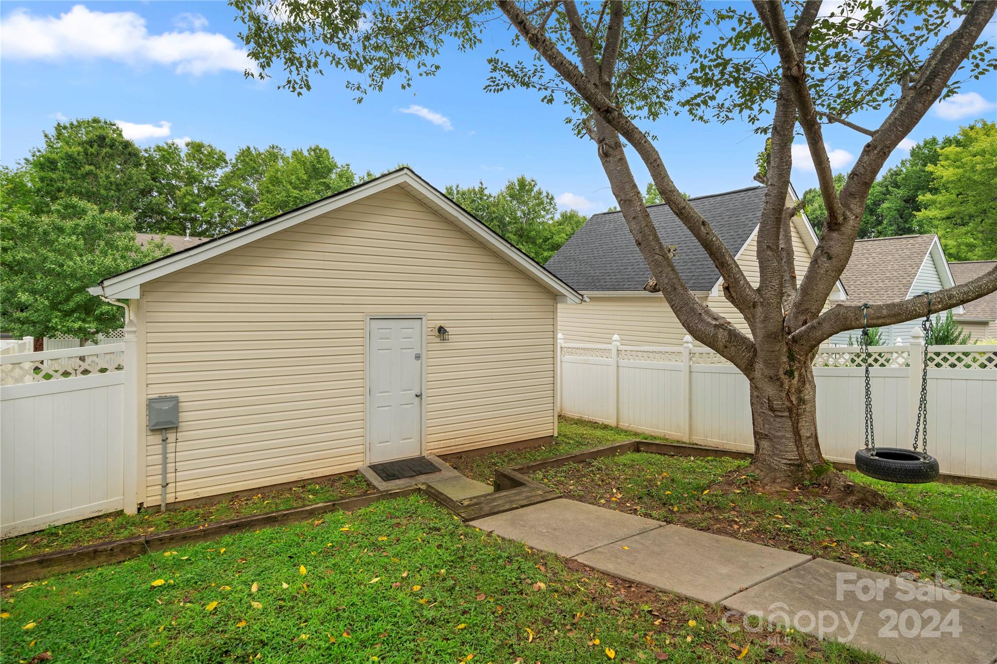 15533 Crossing Gate Drive