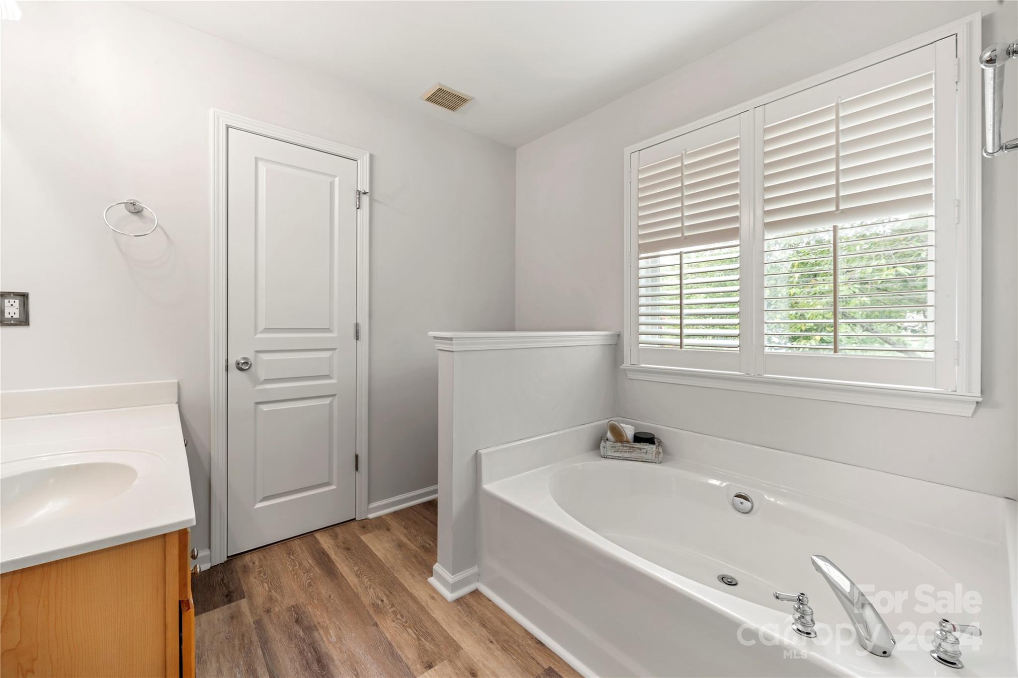 15533 Crossing Gate Drive