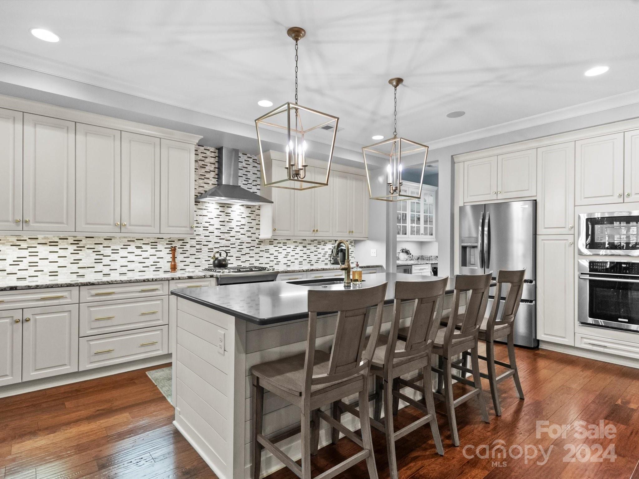 2437 Summers Glen Drive NW