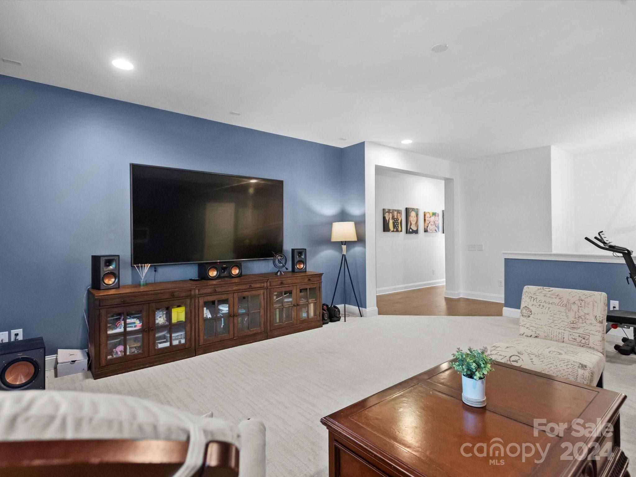 2437 Summers Glen Drive NW