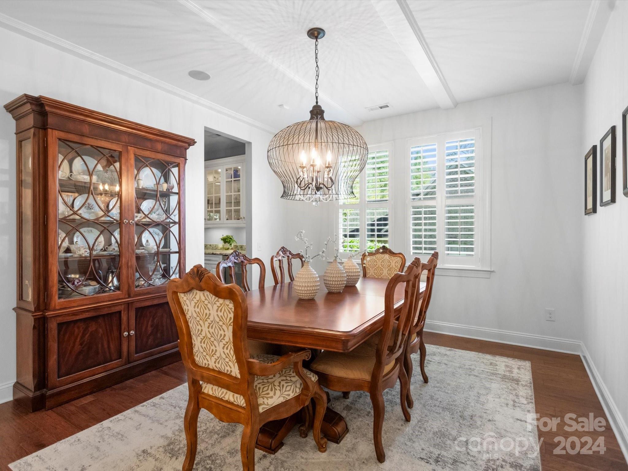 2437 Summers Glen Drive NW