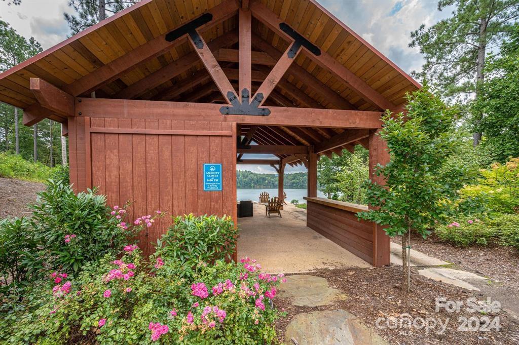 260 Scenic Lane Unit: 260