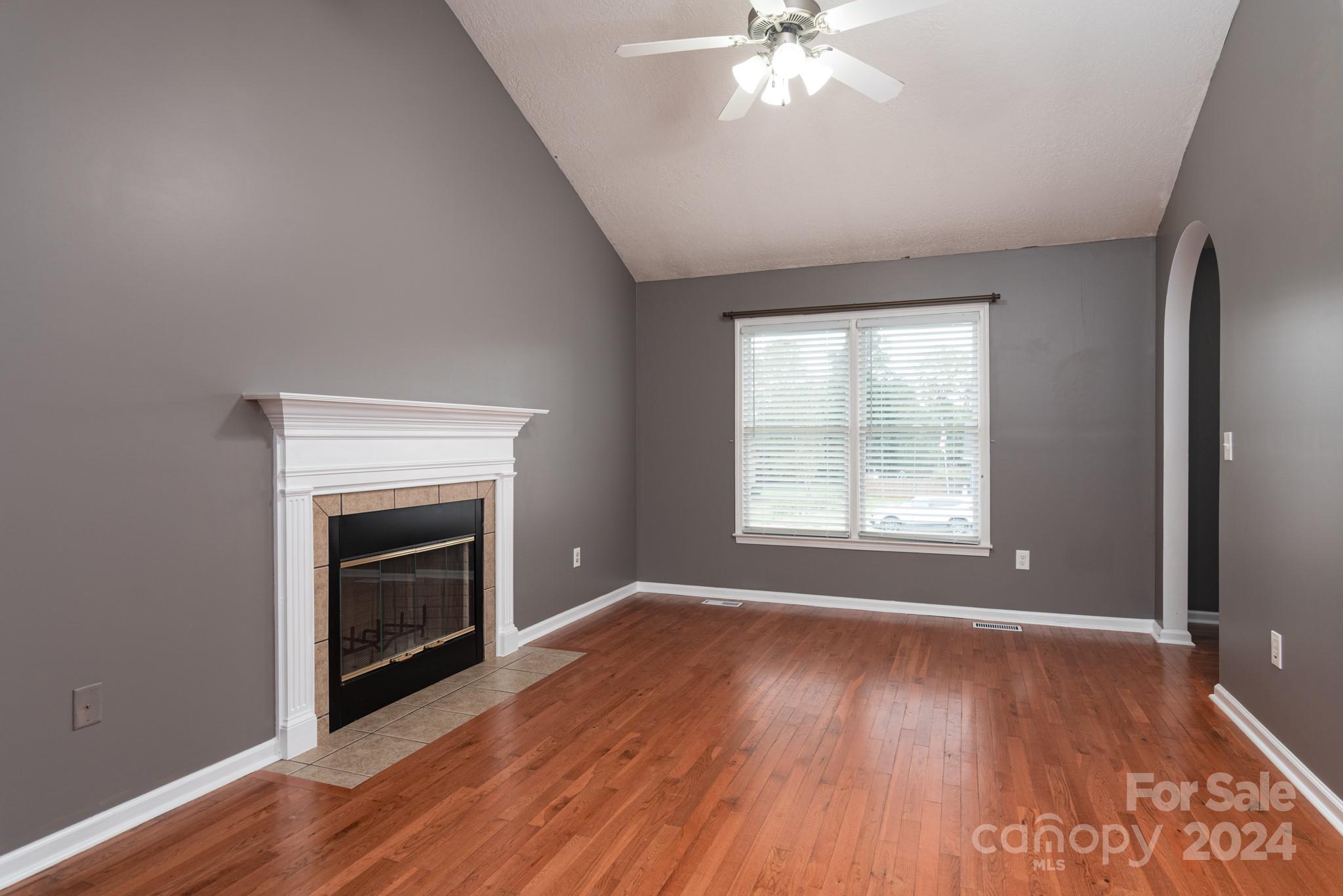 1100 Black Walnut Drive