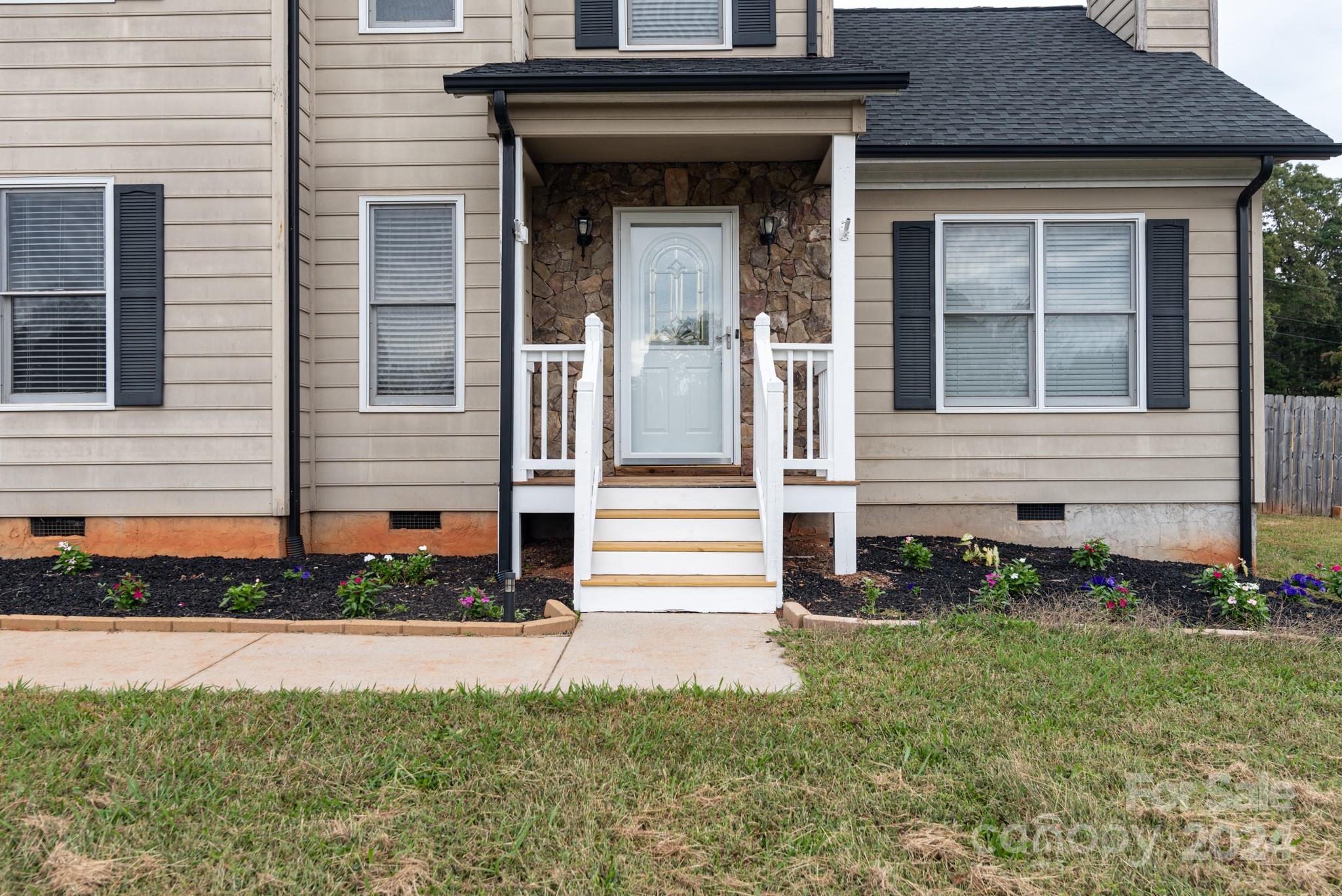 1100 Black Walnut Drive