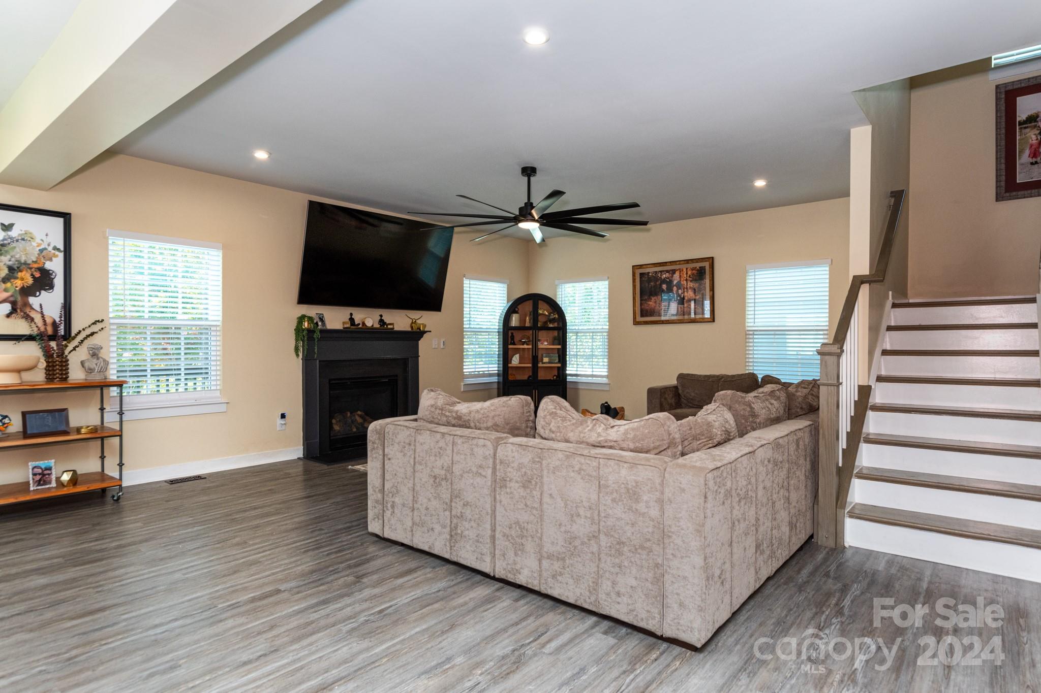 14306 Sunnyhill Grove Road