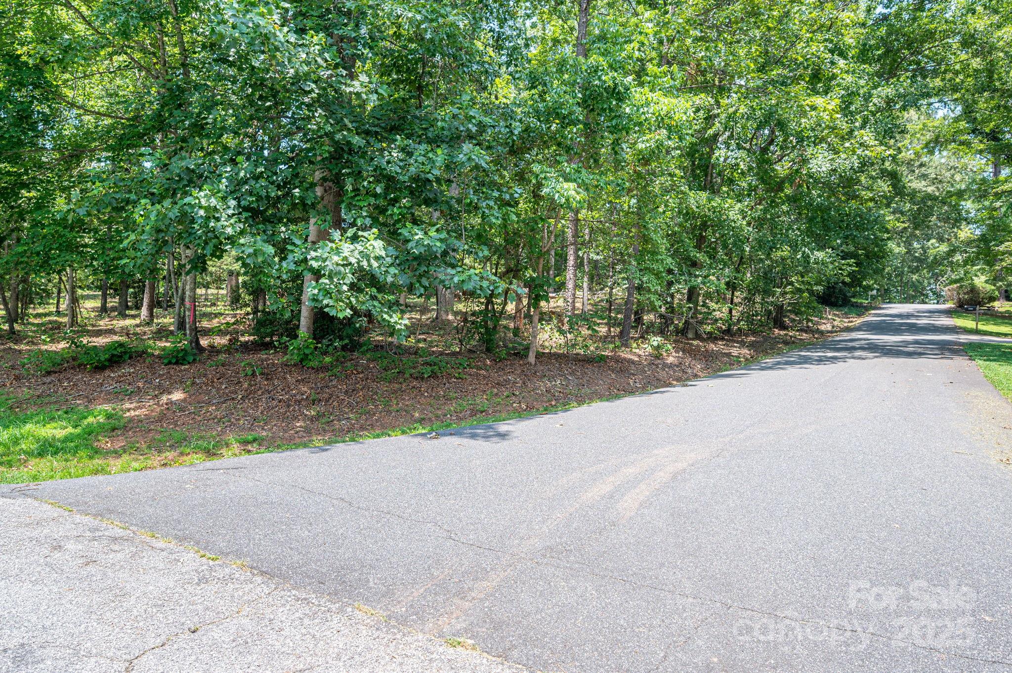 21 Lot Moss Drive