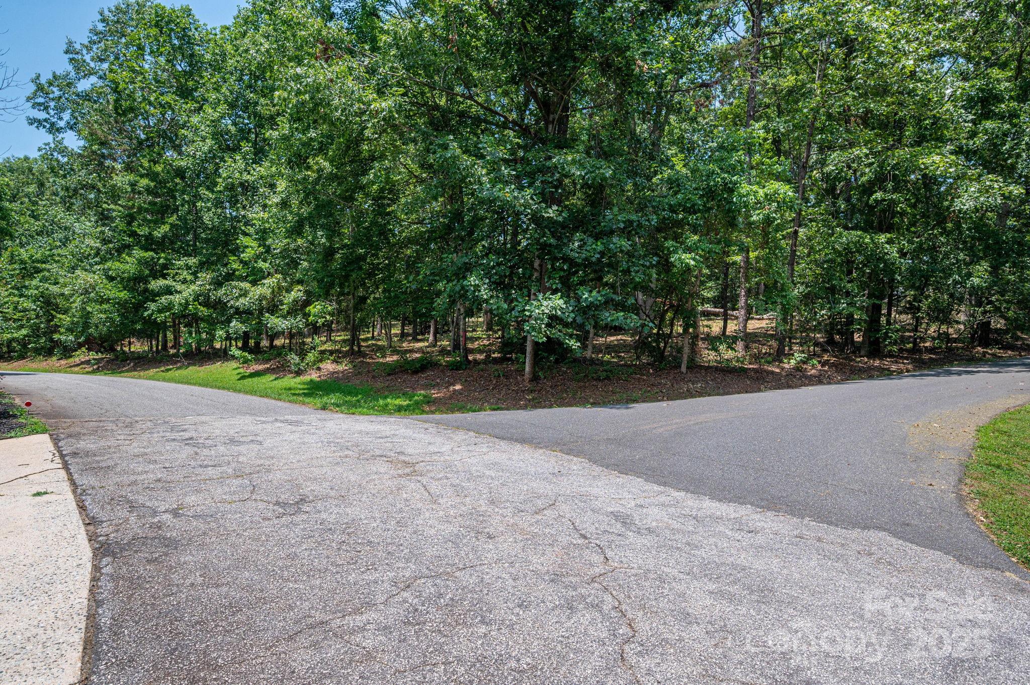 21 Lot Moss Drive