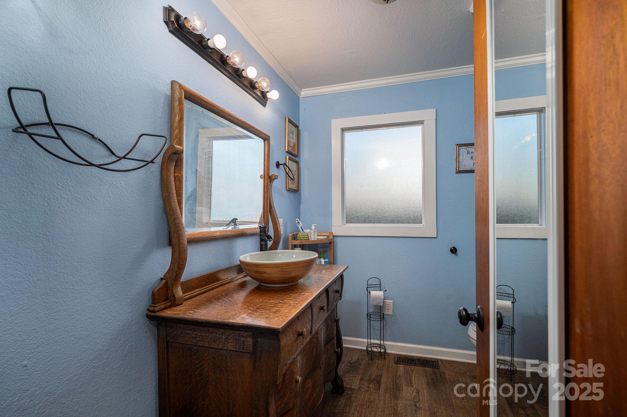 411 Arlington Street