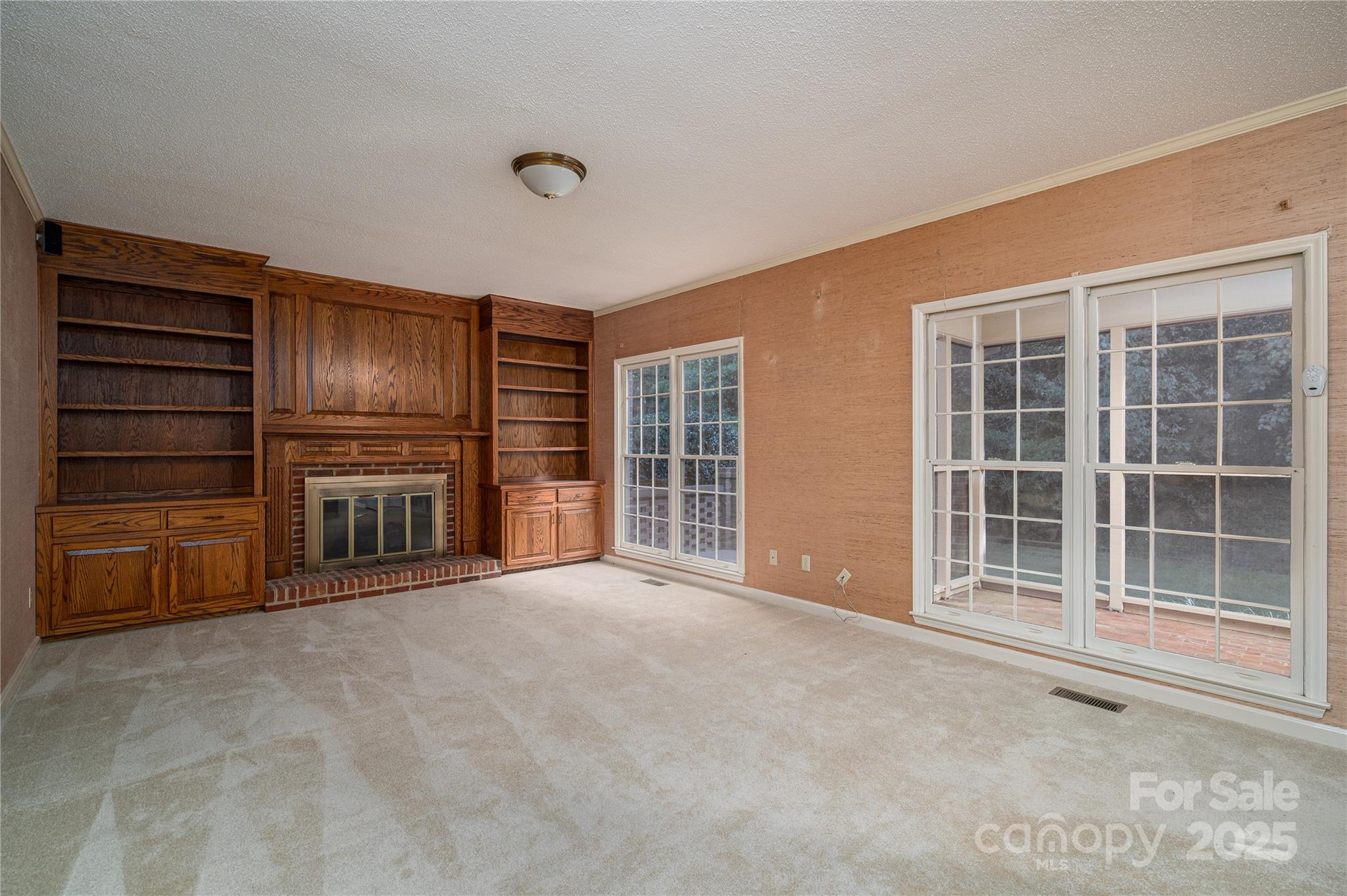 240 37th Avenue Place NW