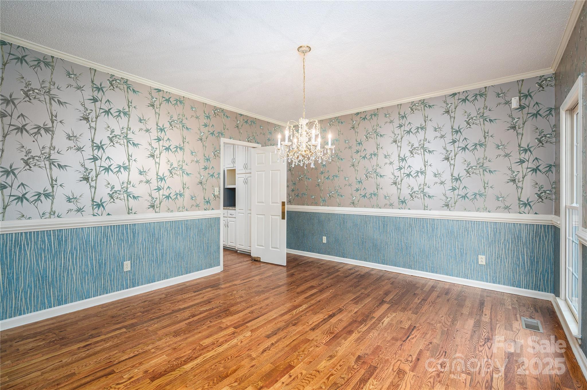 240 37th Avenue Place NW