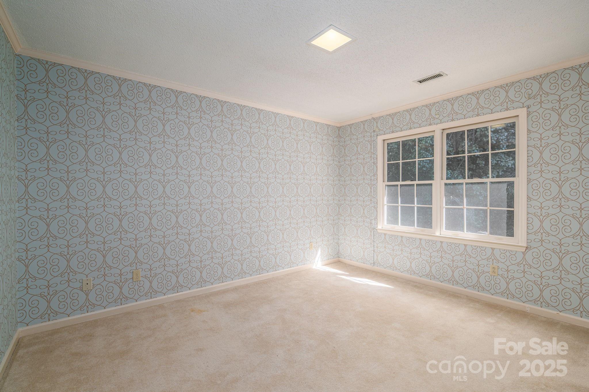 240 37th Avenue Place NW