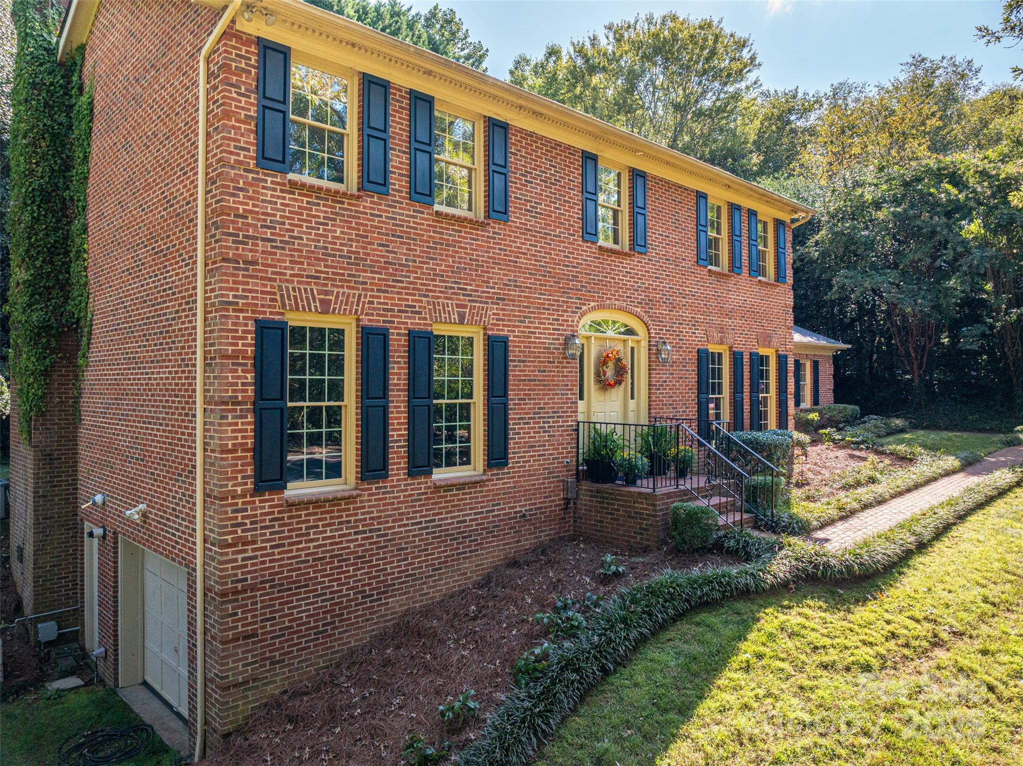 240 37th Avenue Place NW