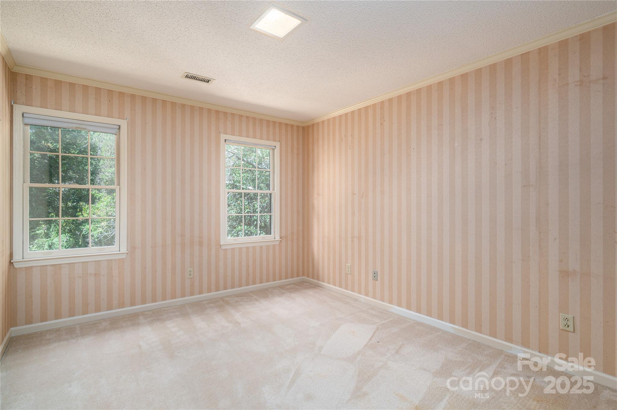 240 37th Avenue Place NW