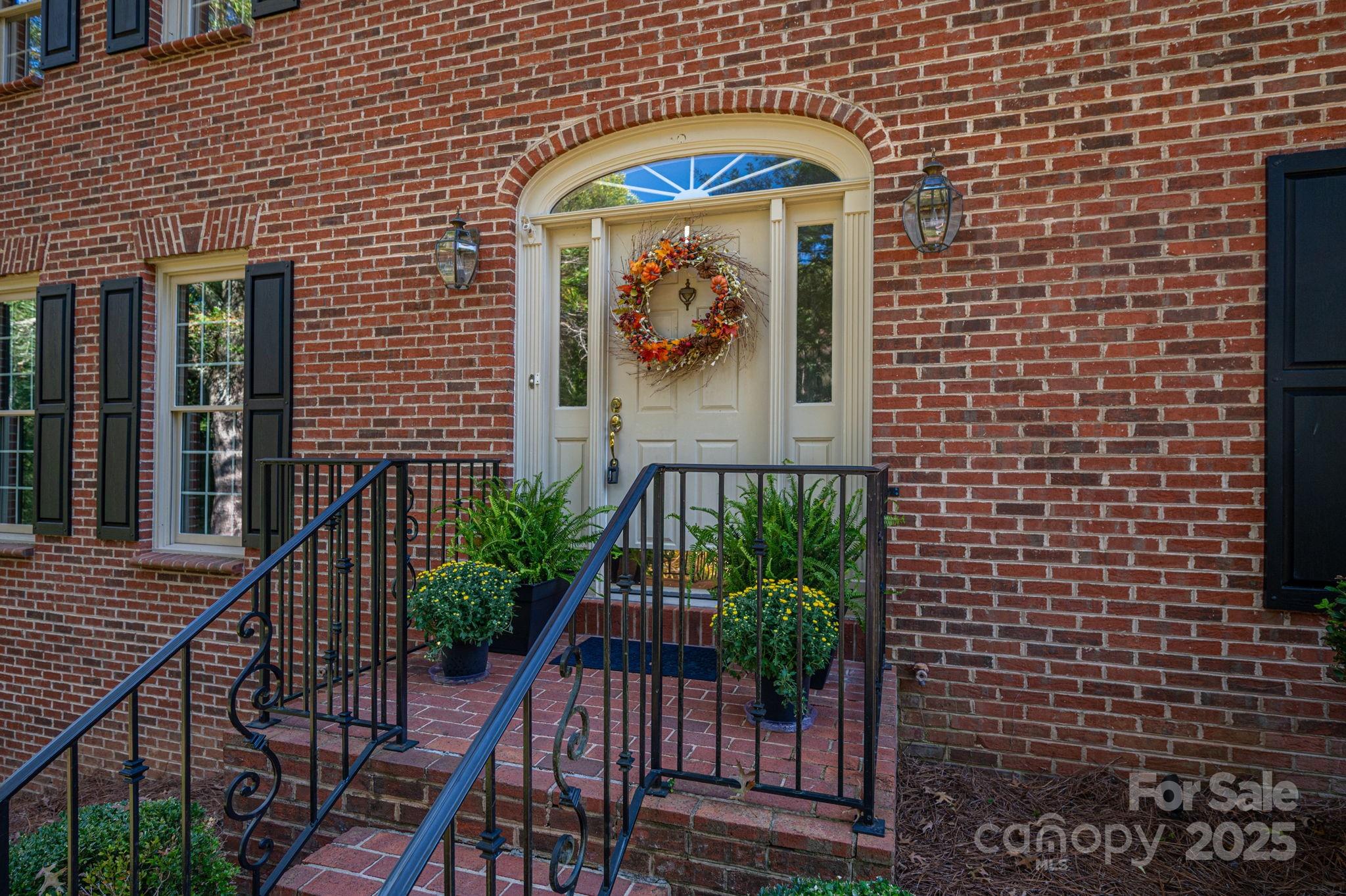 240 37th Avenue Place NW