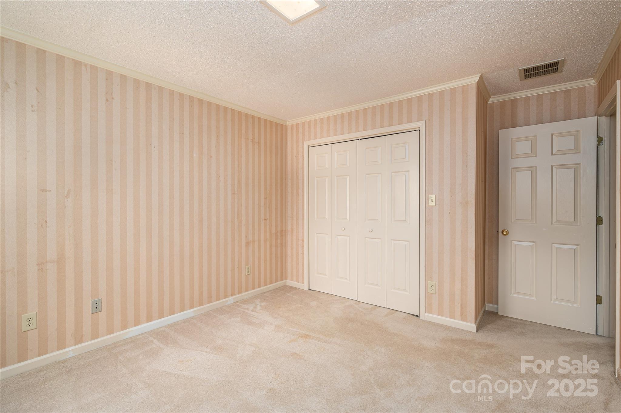 240 37th Avenue Place NW