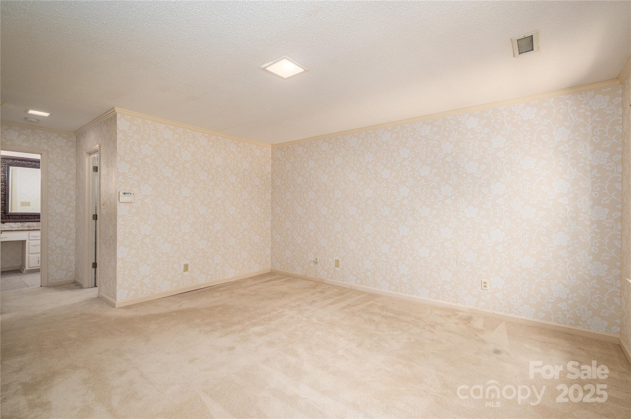 240 37th Avenue Place NW