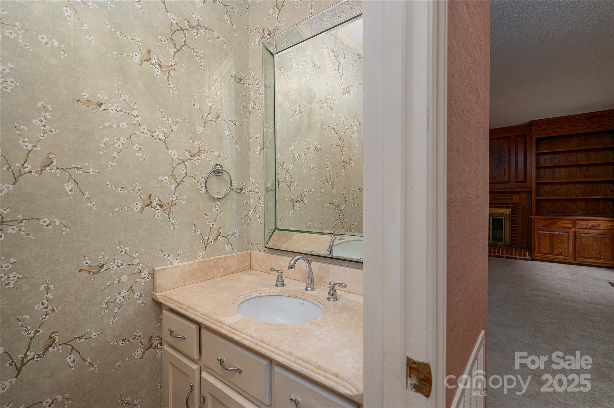 240 37th Avenue Place NW