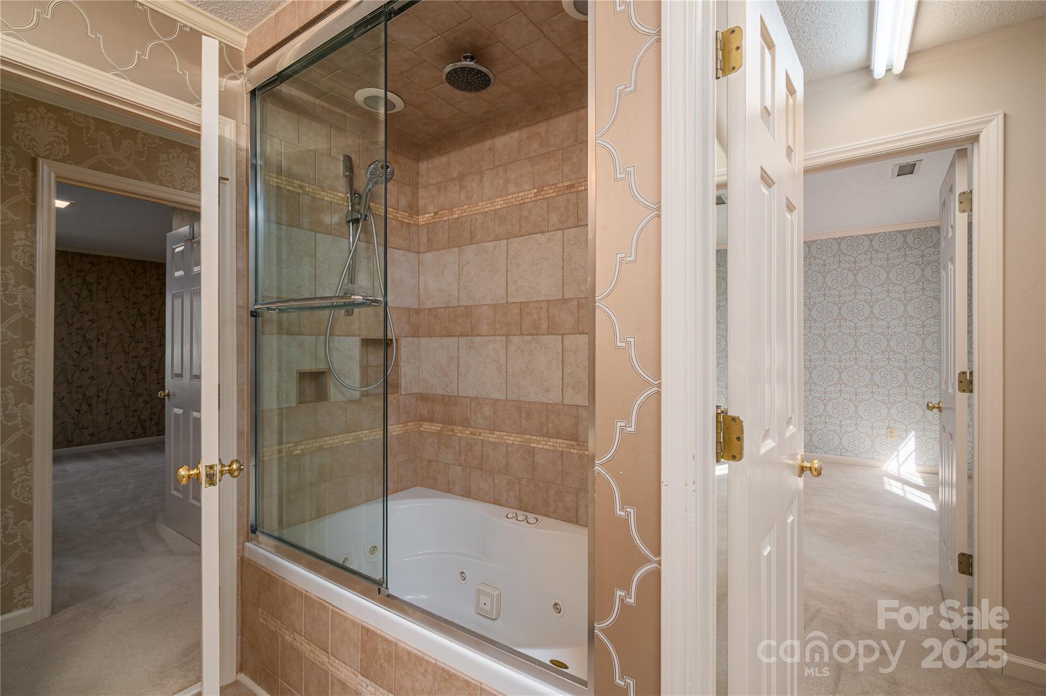 240 37th Avenue Place NW