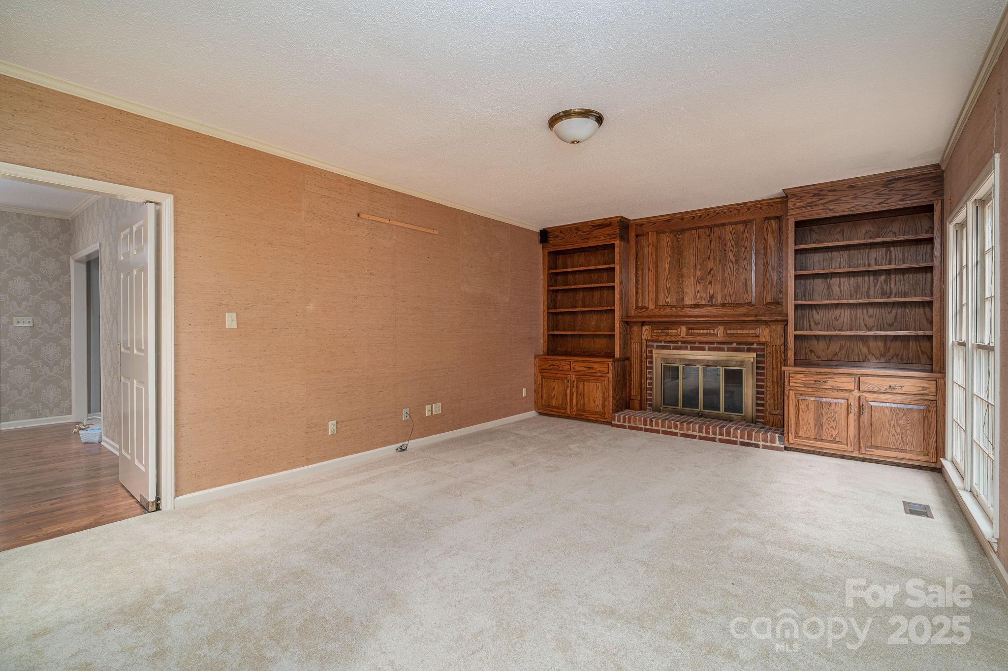 240 37th Avenue Place NW