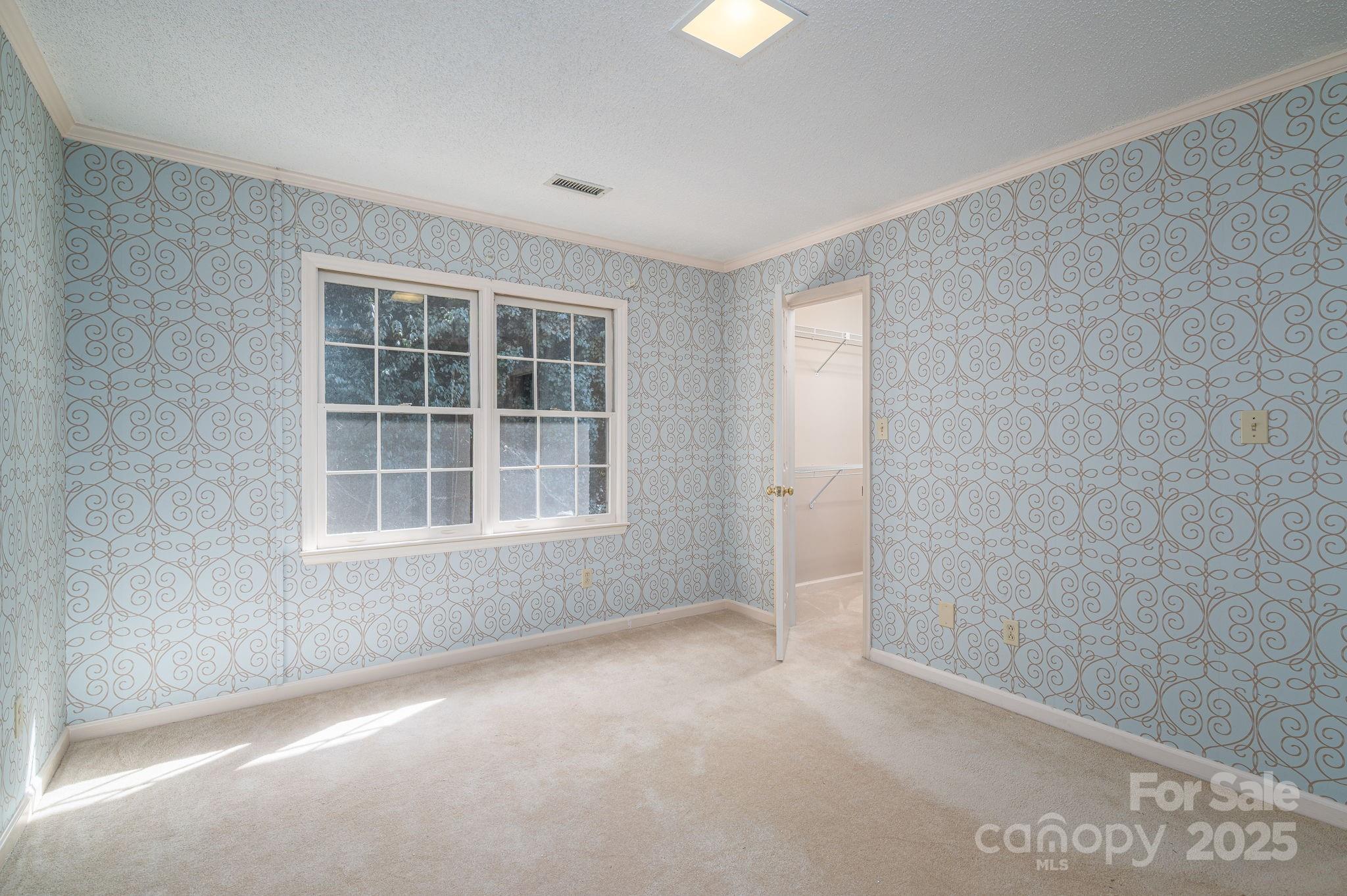 240 37th Avenue Place NW