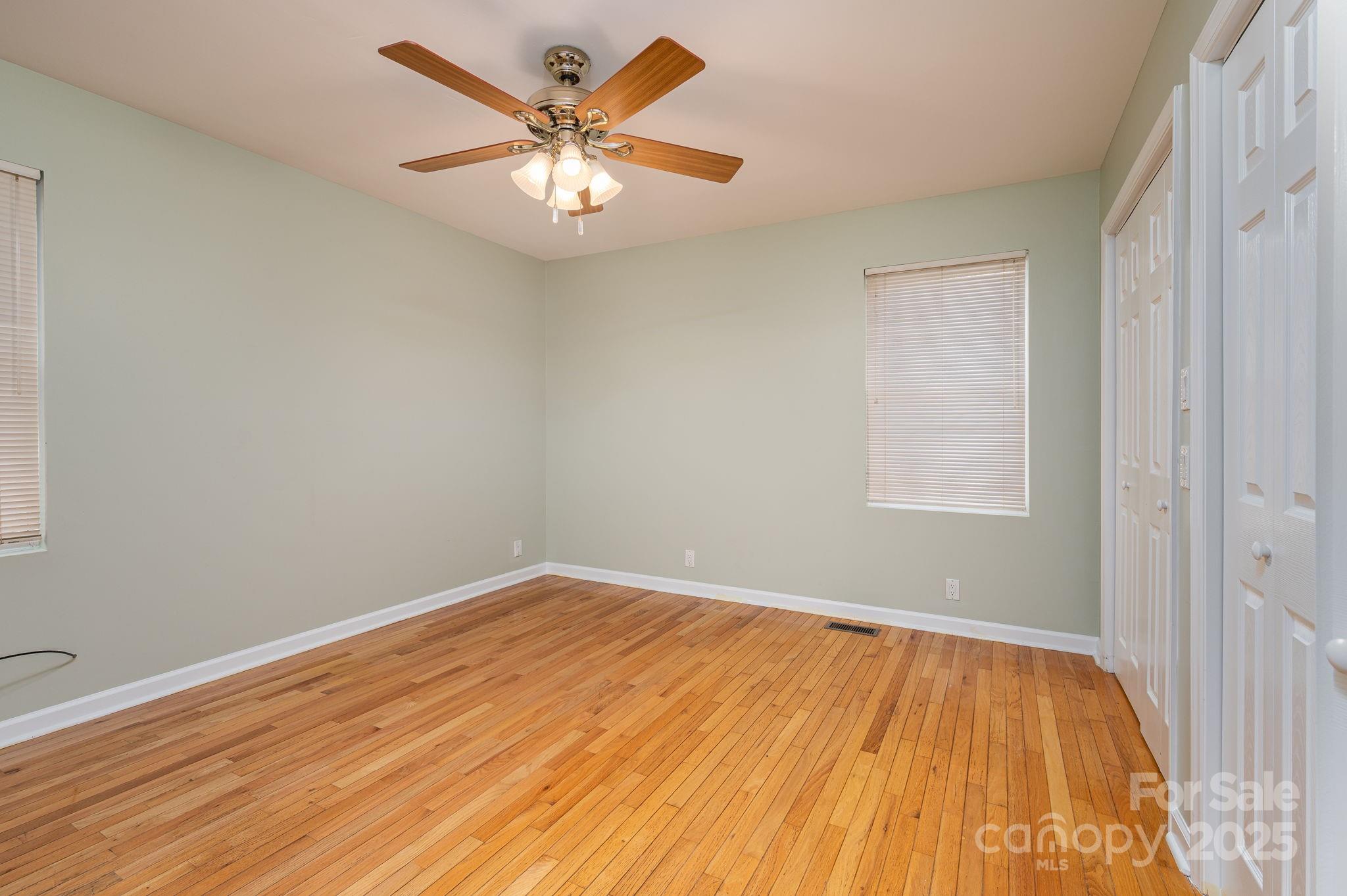 2541 Grandview Circle SW