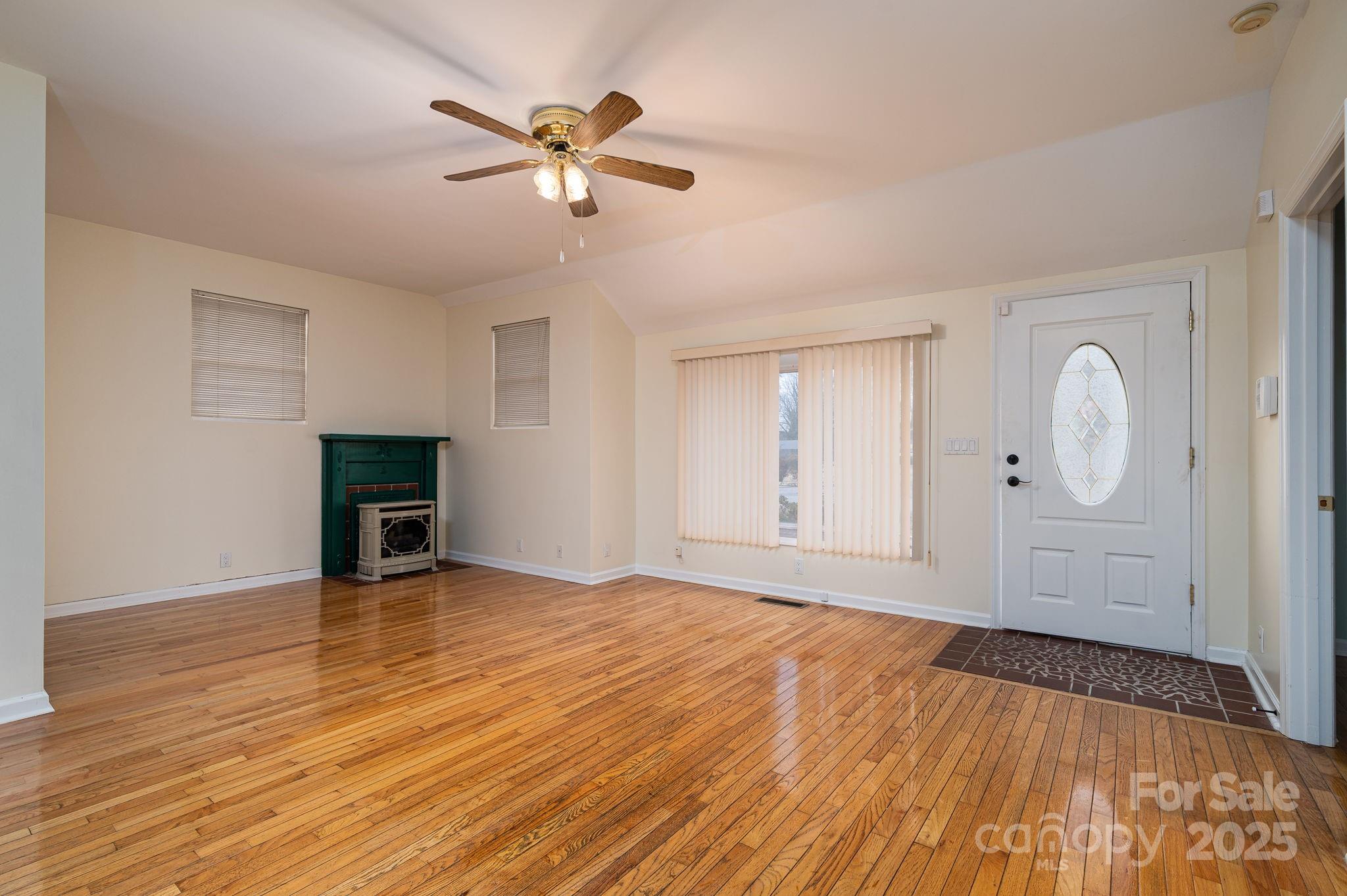 2541 Grandview Circle SW