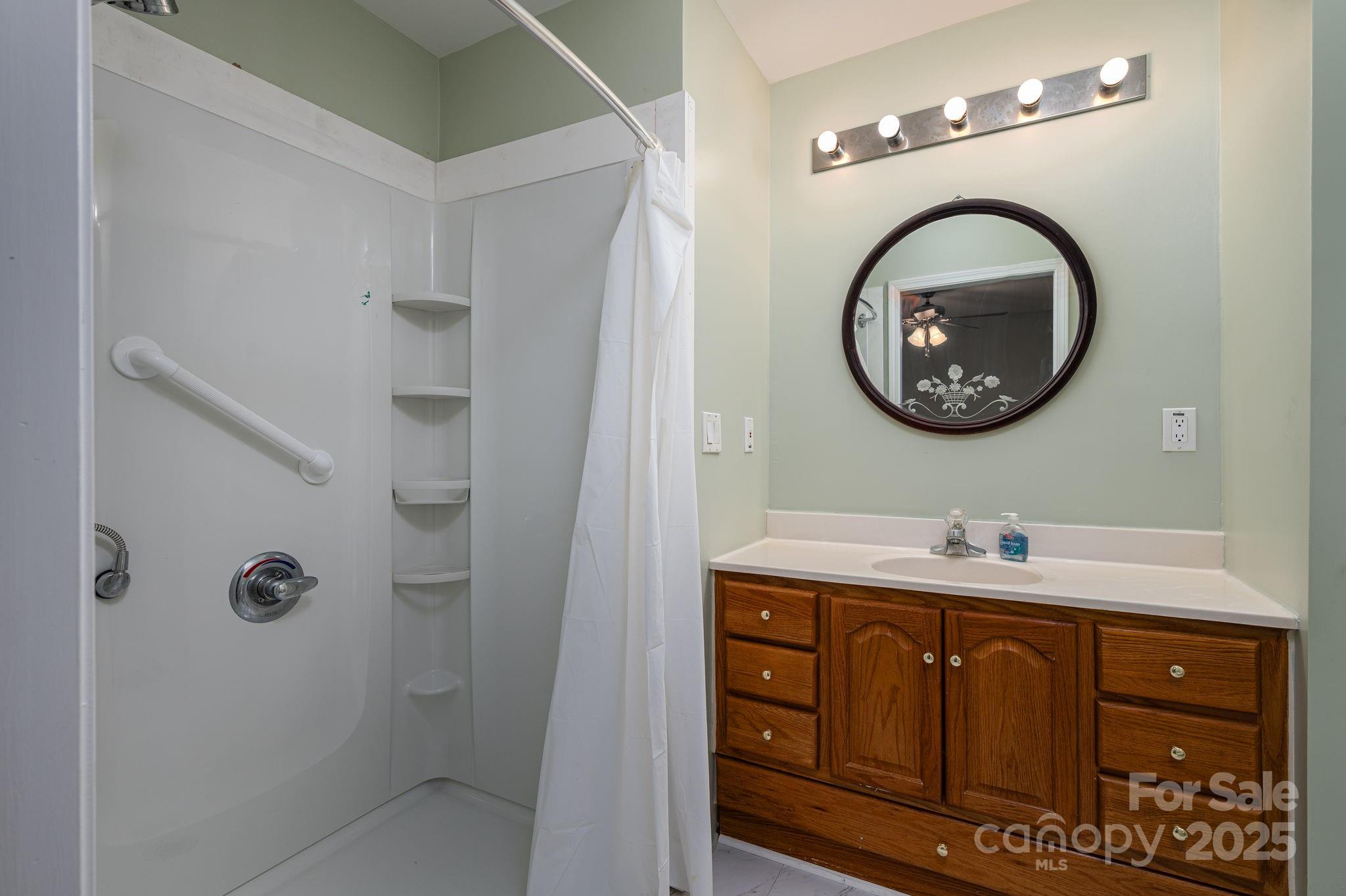 2541 Grandview Circle SW