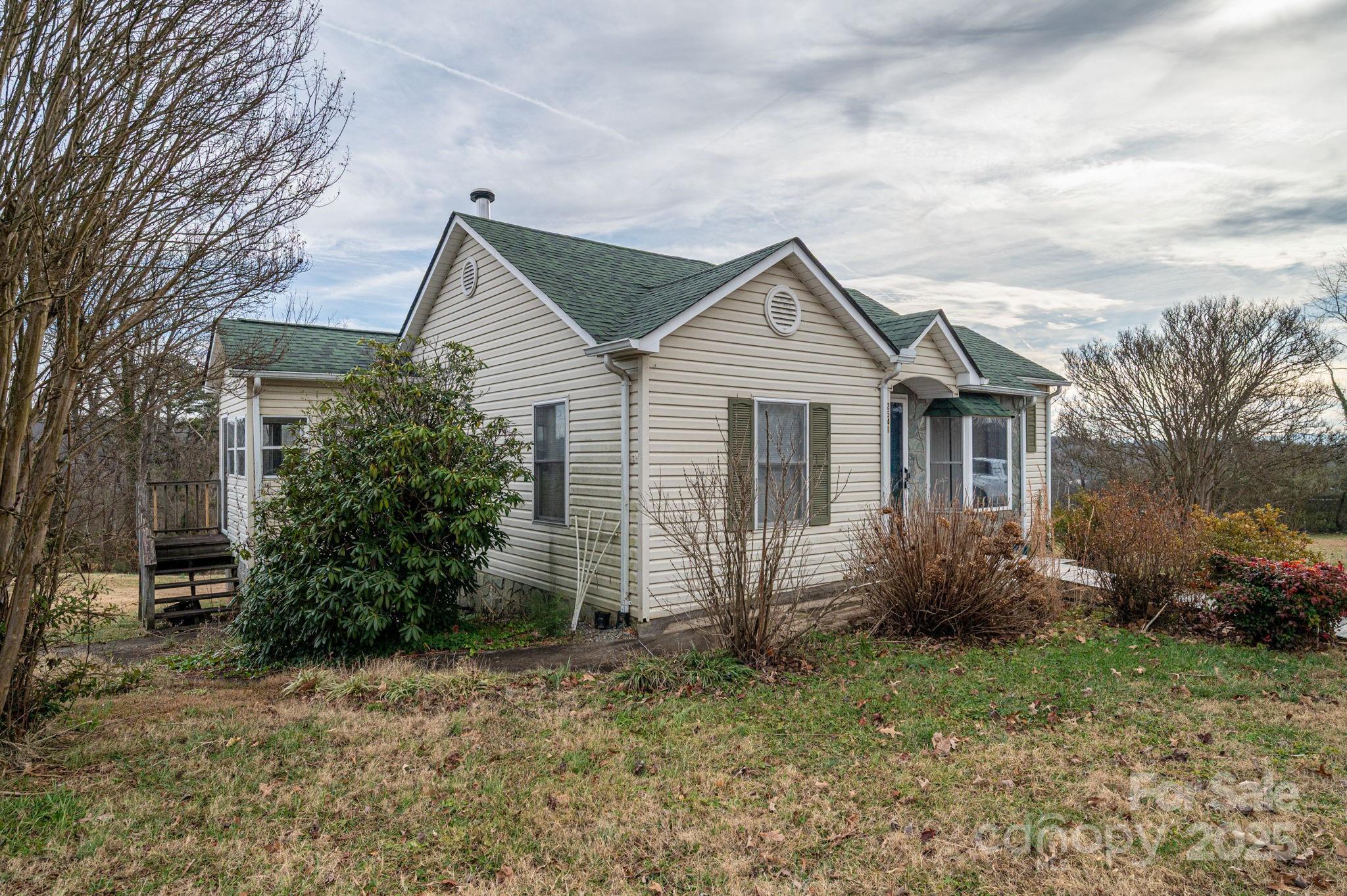 2541 Grandview Circle SW