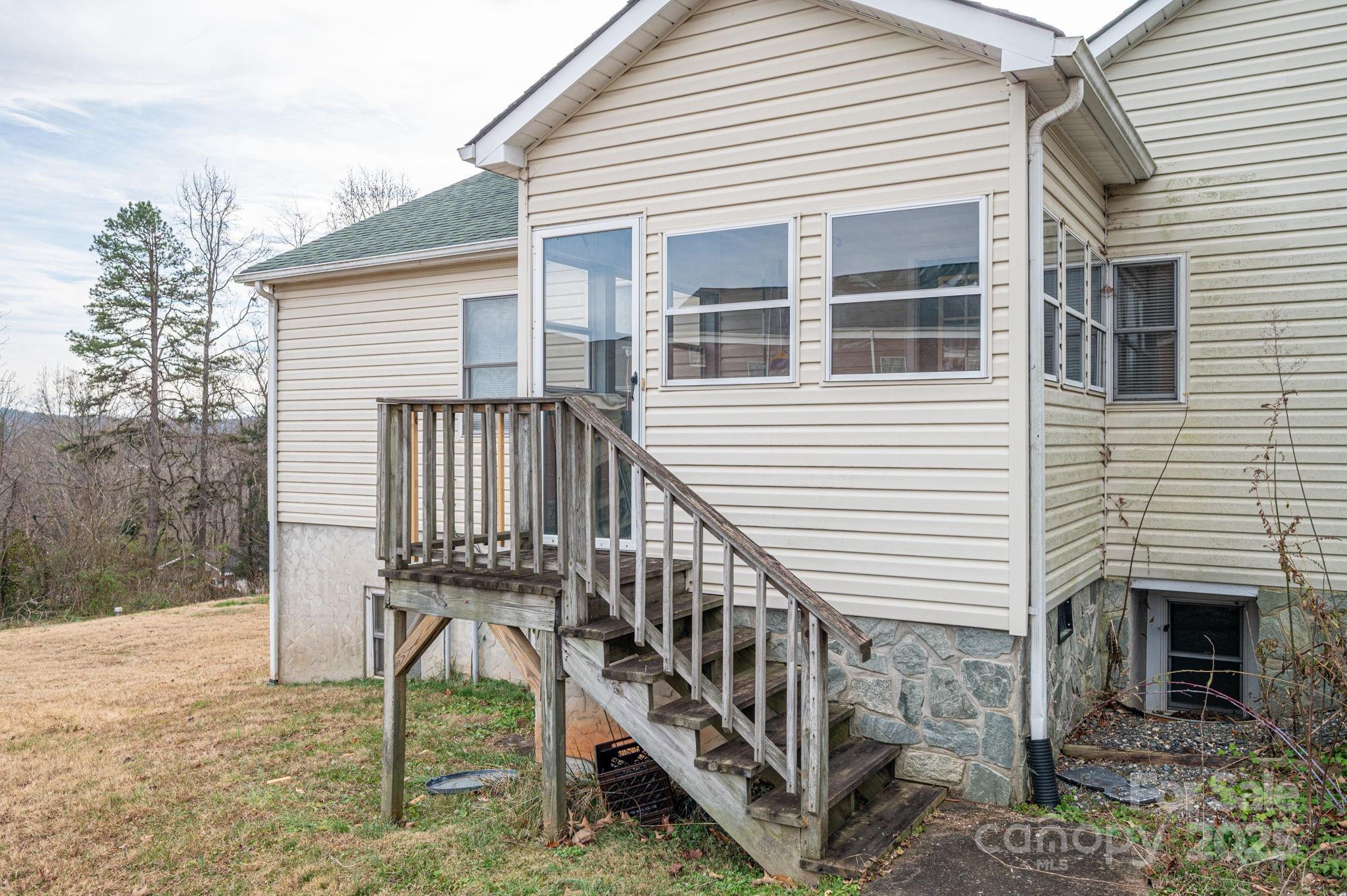 2541 Grandview Circle SW