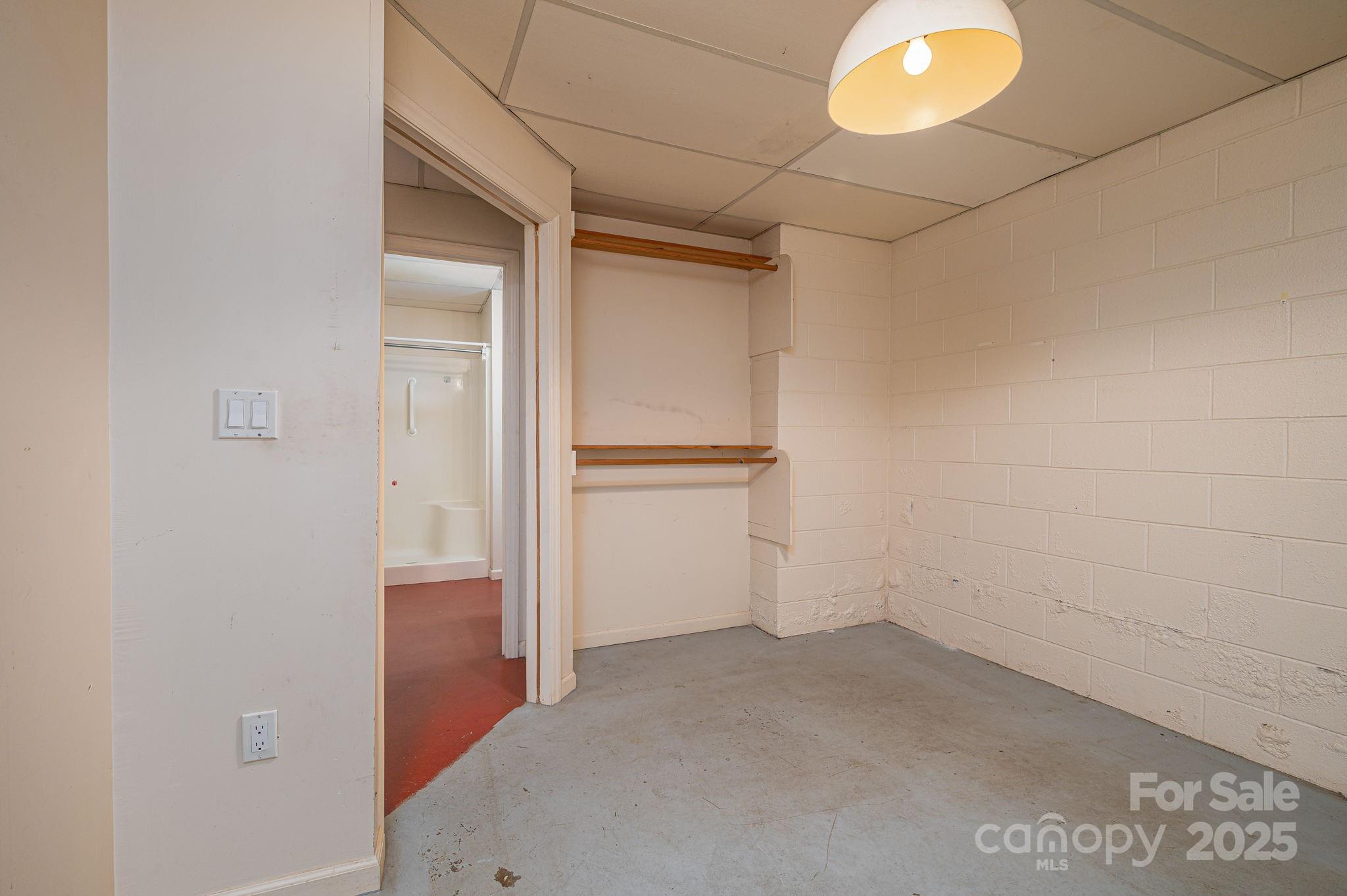 2541 Grandview Circle SW