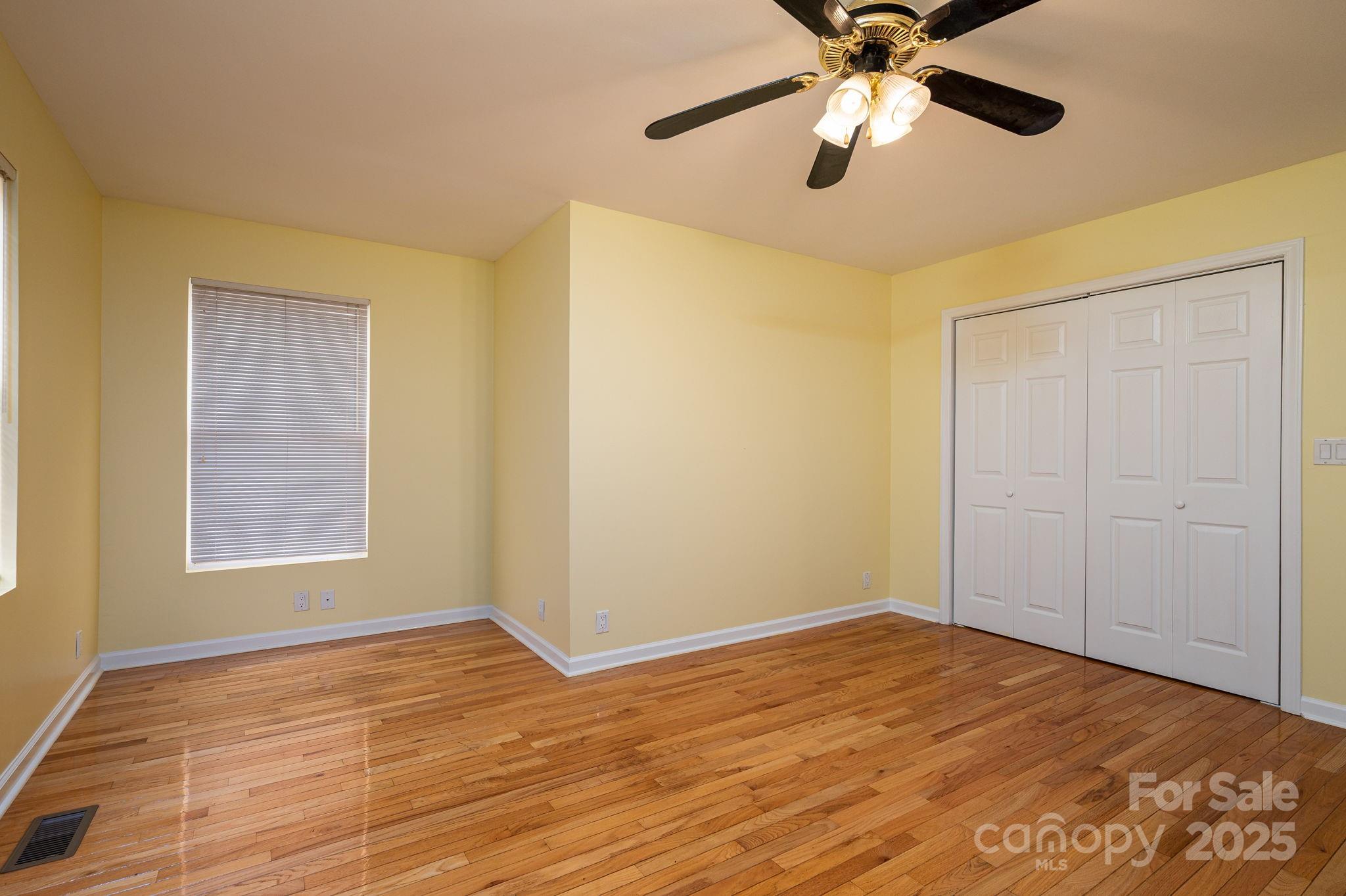 2541 Grandview Circle SW