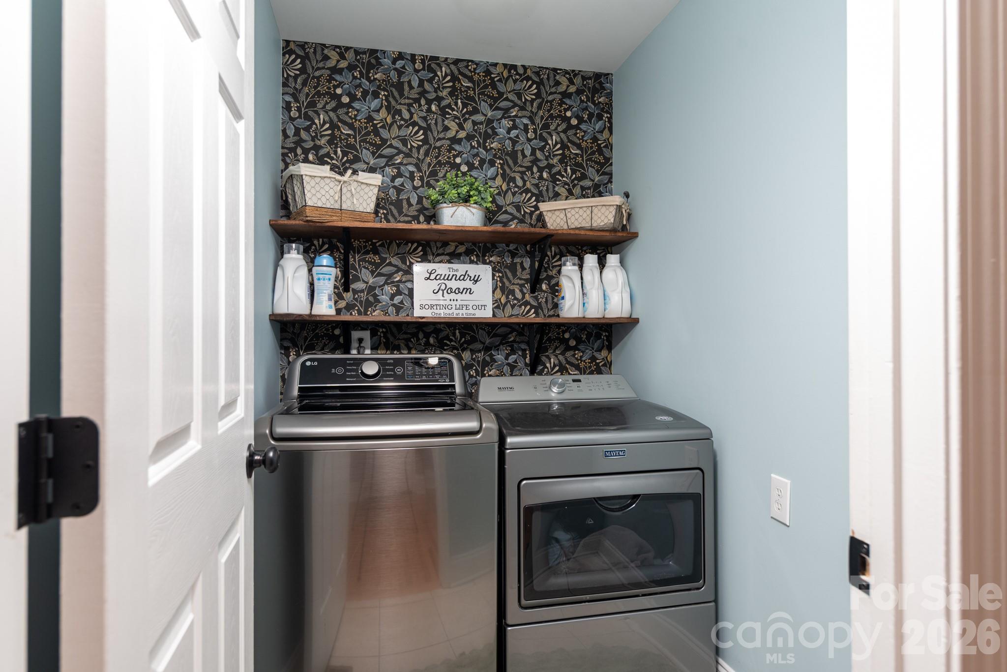 1091 ROLLINGWOOD Drive