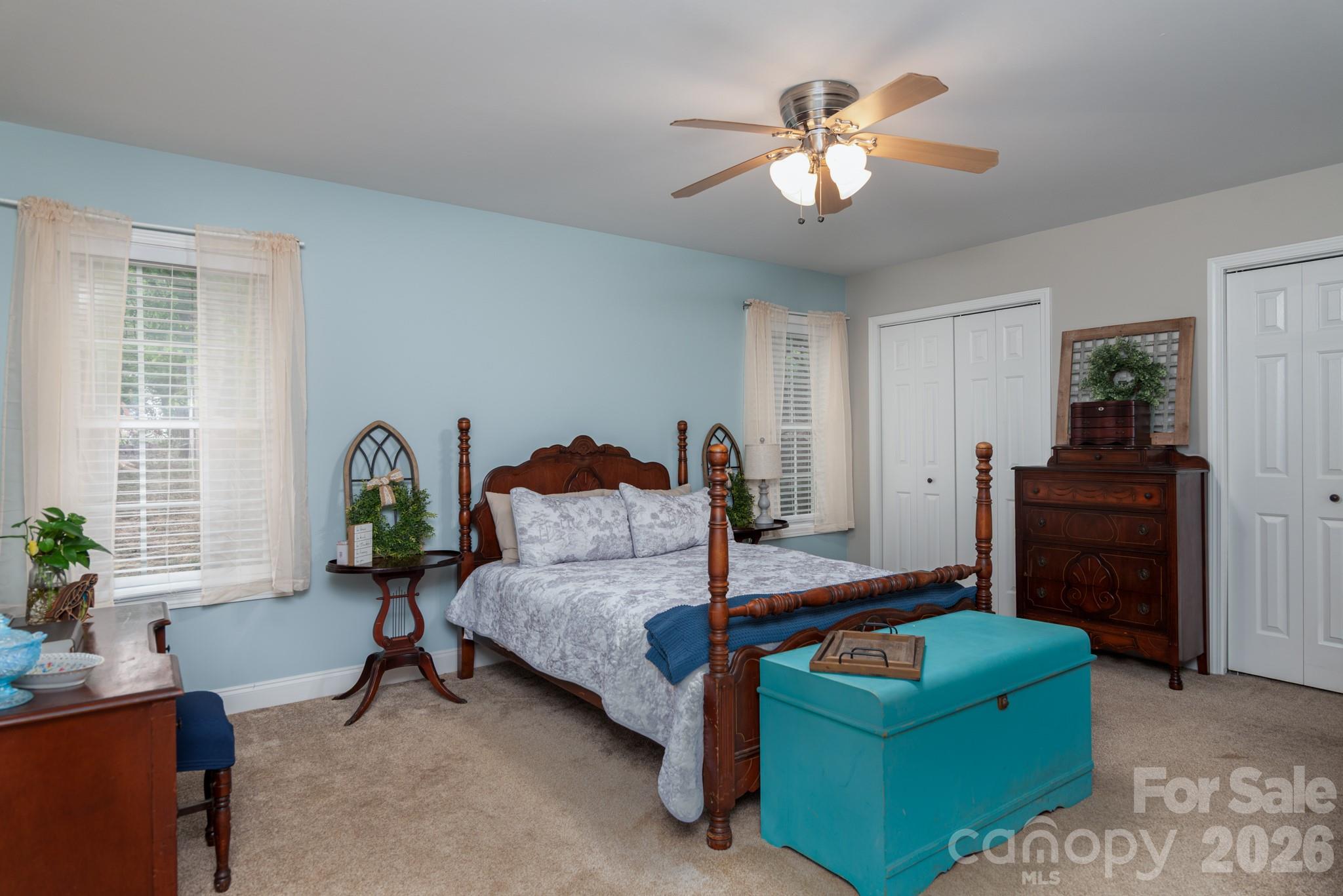 1091 ROLLINGWOOD Drive