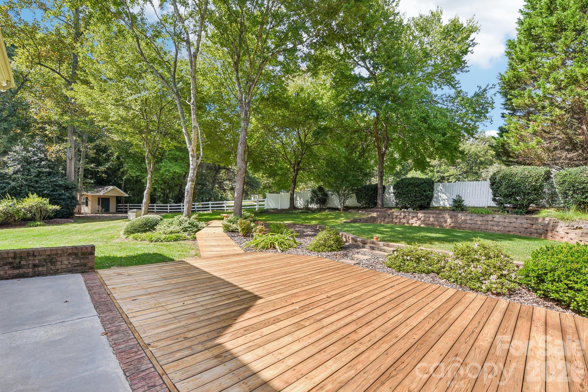 3573 Lake Shore Road S