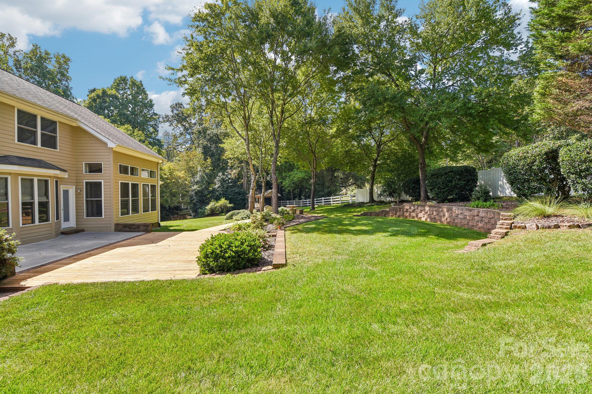 3573 Lake Shore Road S
