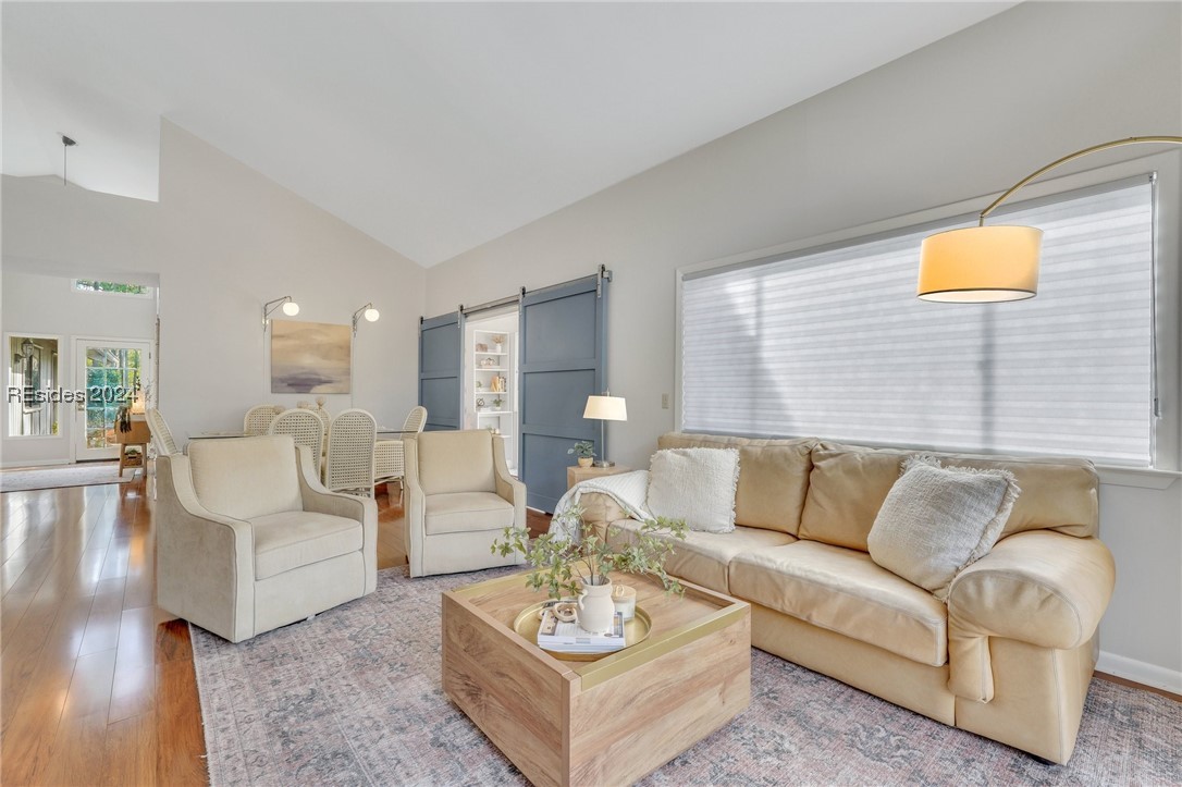 7 Towhee Road