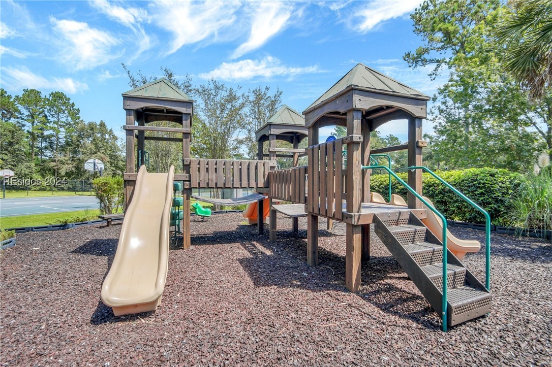 128 Crossings Boulevard