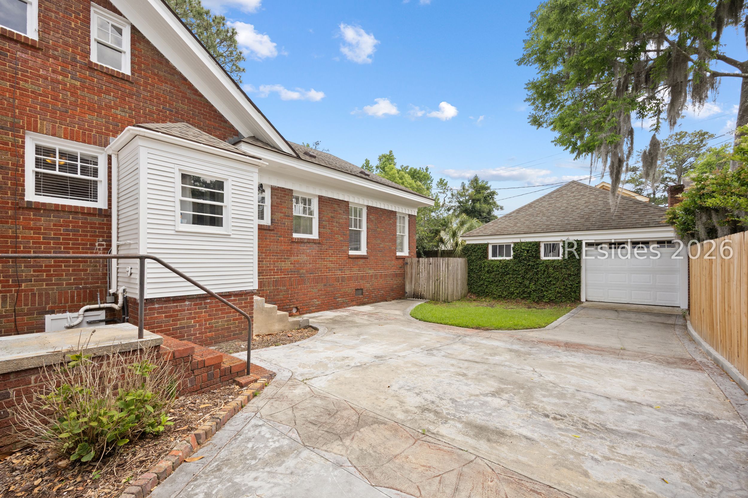 535 E 44th Street