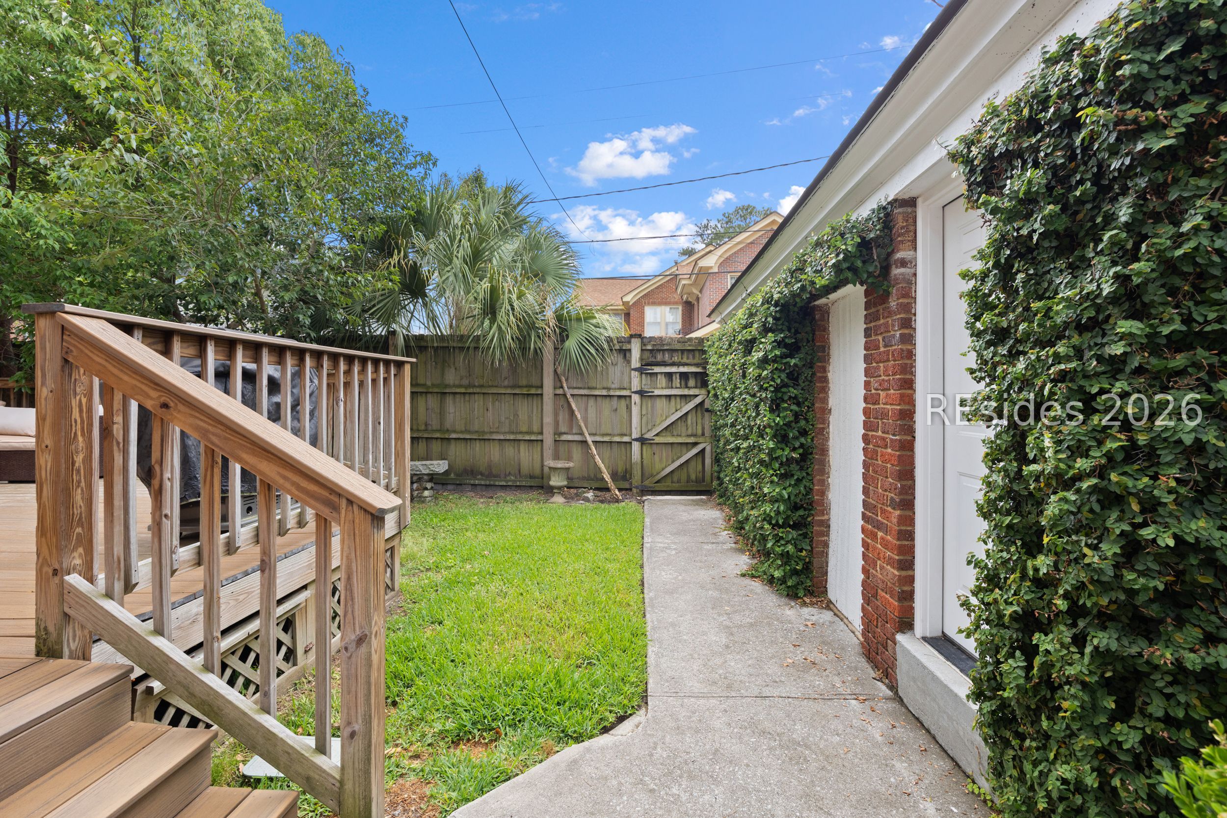 535 E 44th Street