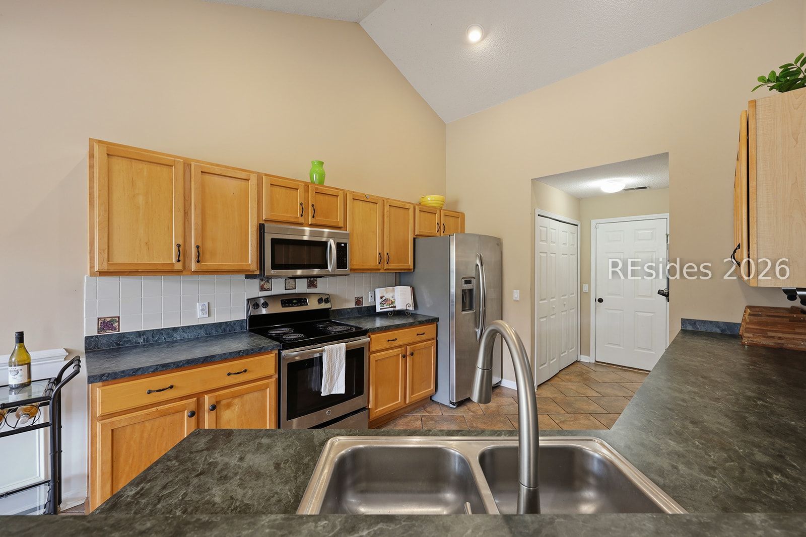 1 Lake Linden Court
