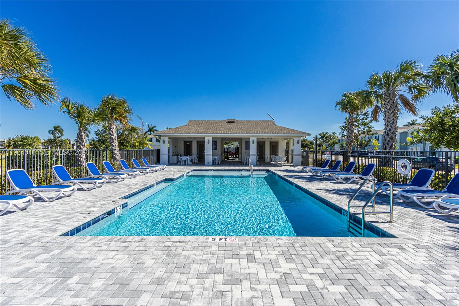 4303 Hammock Grove Drive