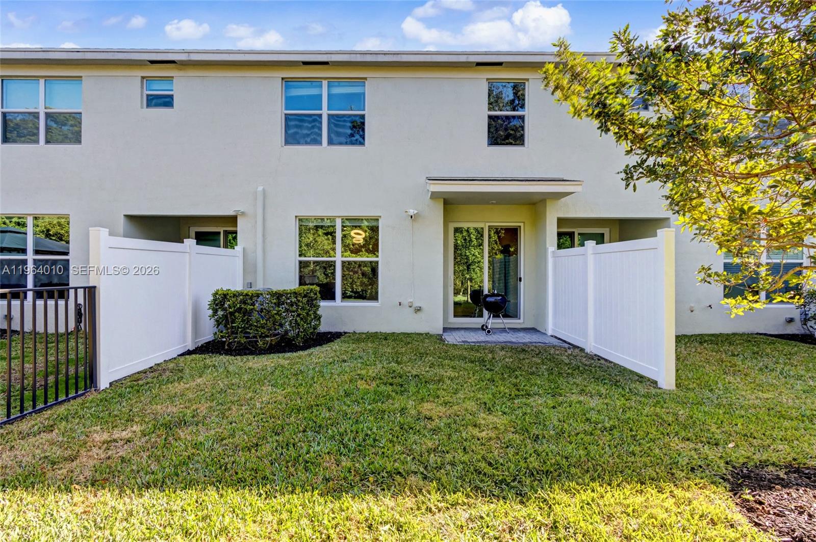 4303 Hammock Grove Drive