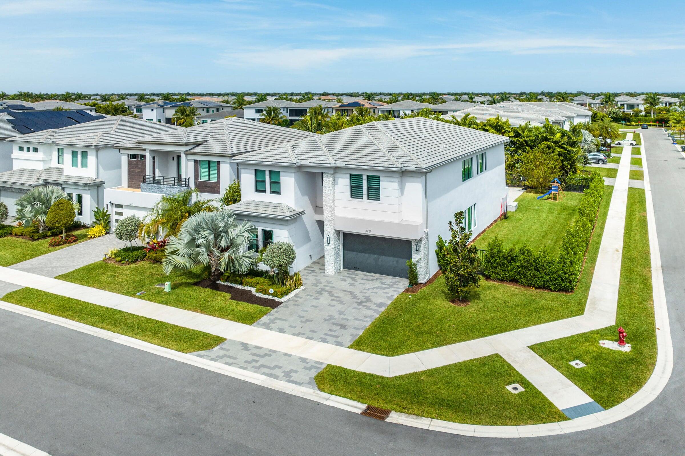 8227 Oceanus Drive