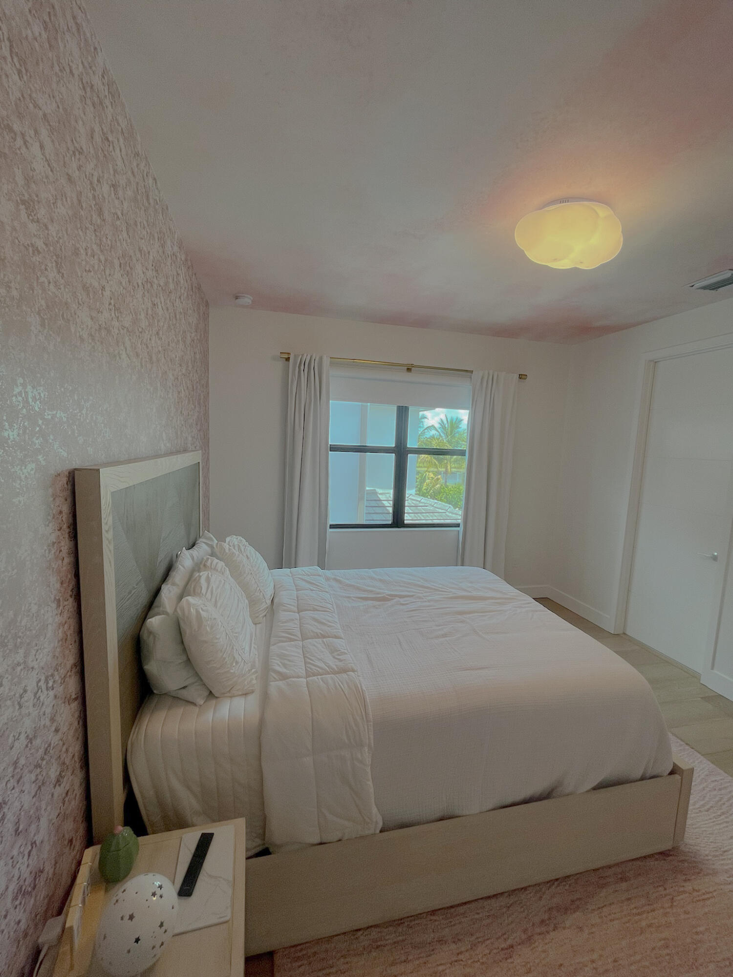 8227 Oceanus Drive