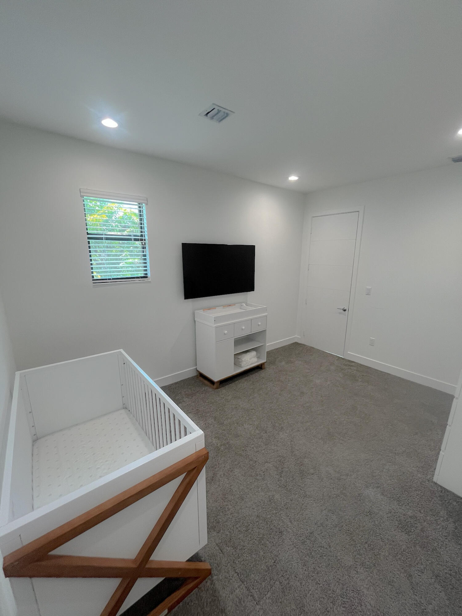 8227 Oceanus Drive