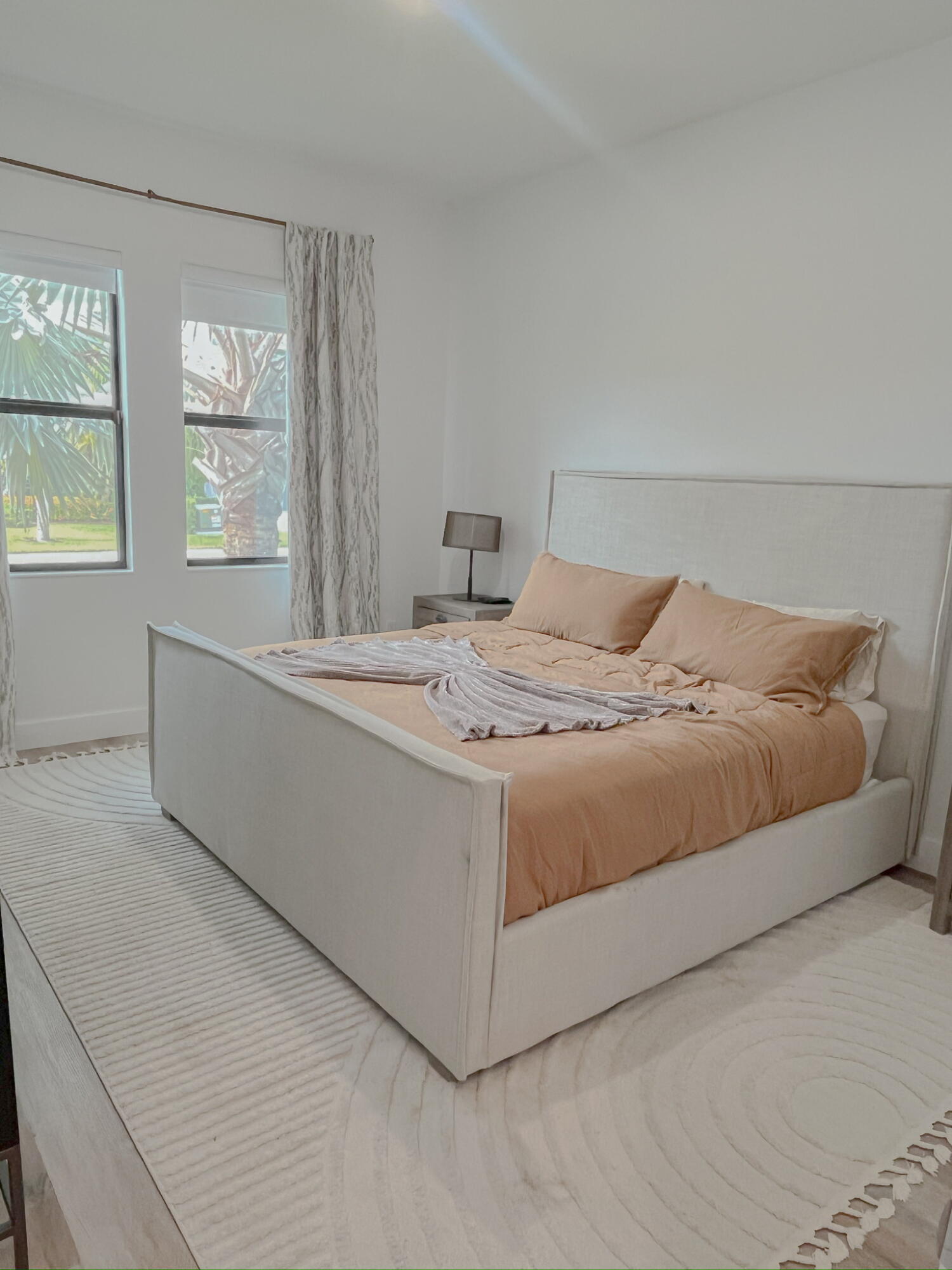 8227 Oceanus Drive